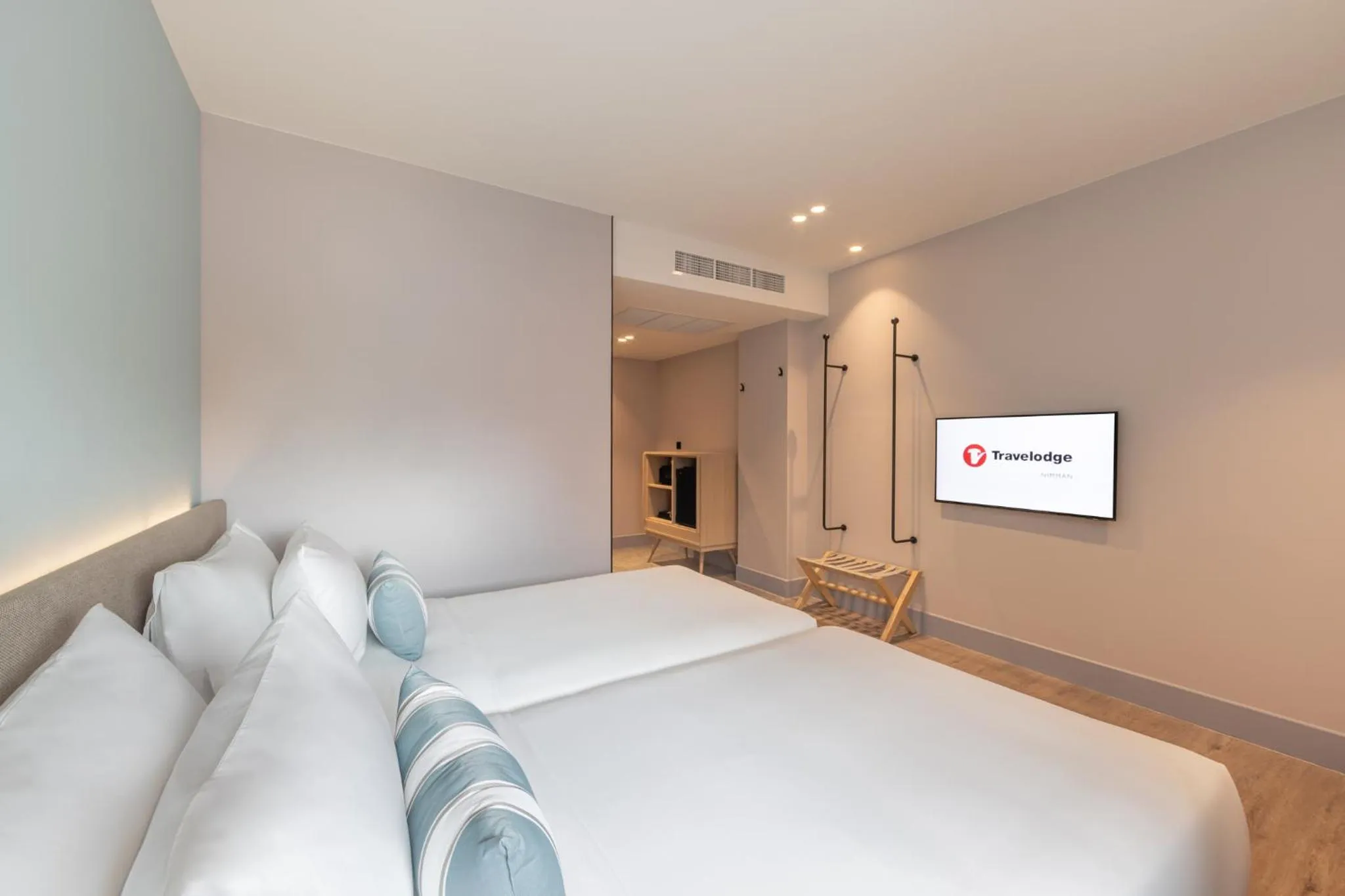 Bed in Travelodge Nimman