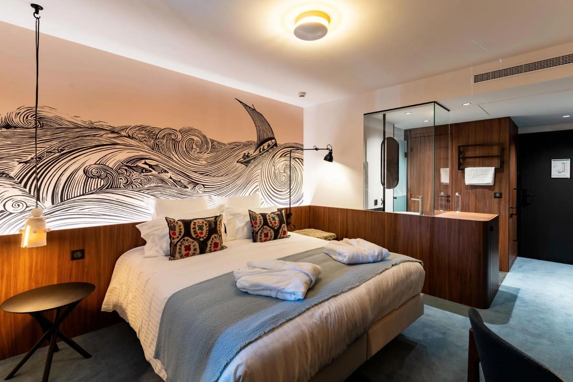 Bed in Hôtel Roz Marine Thalasso Resort