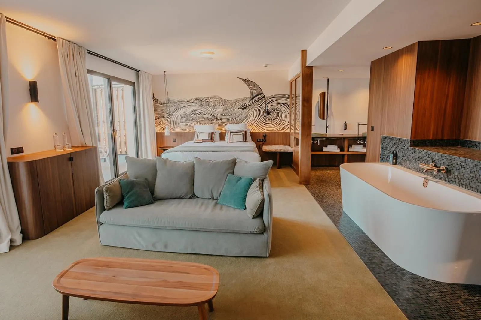 Bed in Hôtel Roz Marine Thalasso Resort