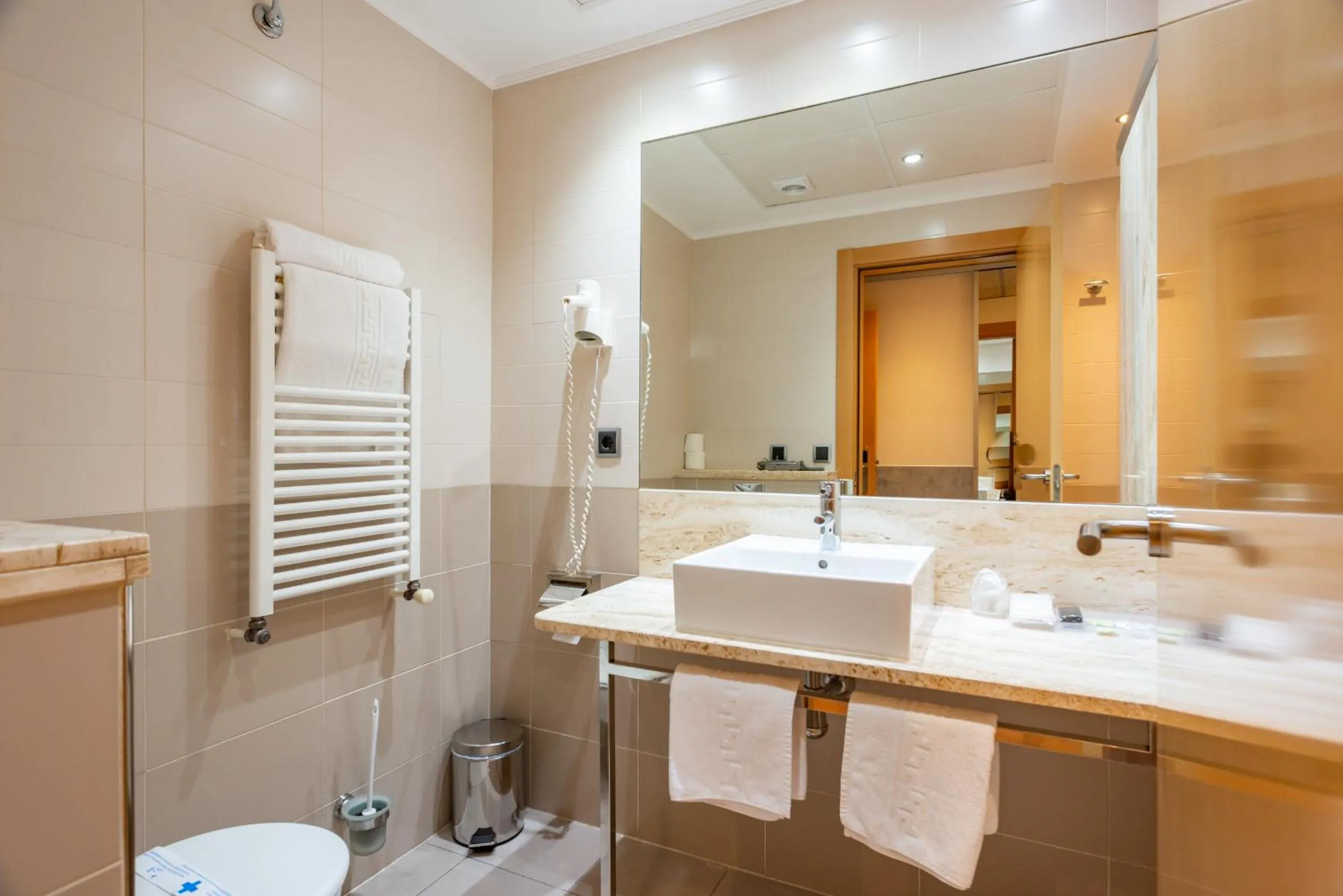 Bathroom in Hotel Palau de Girona