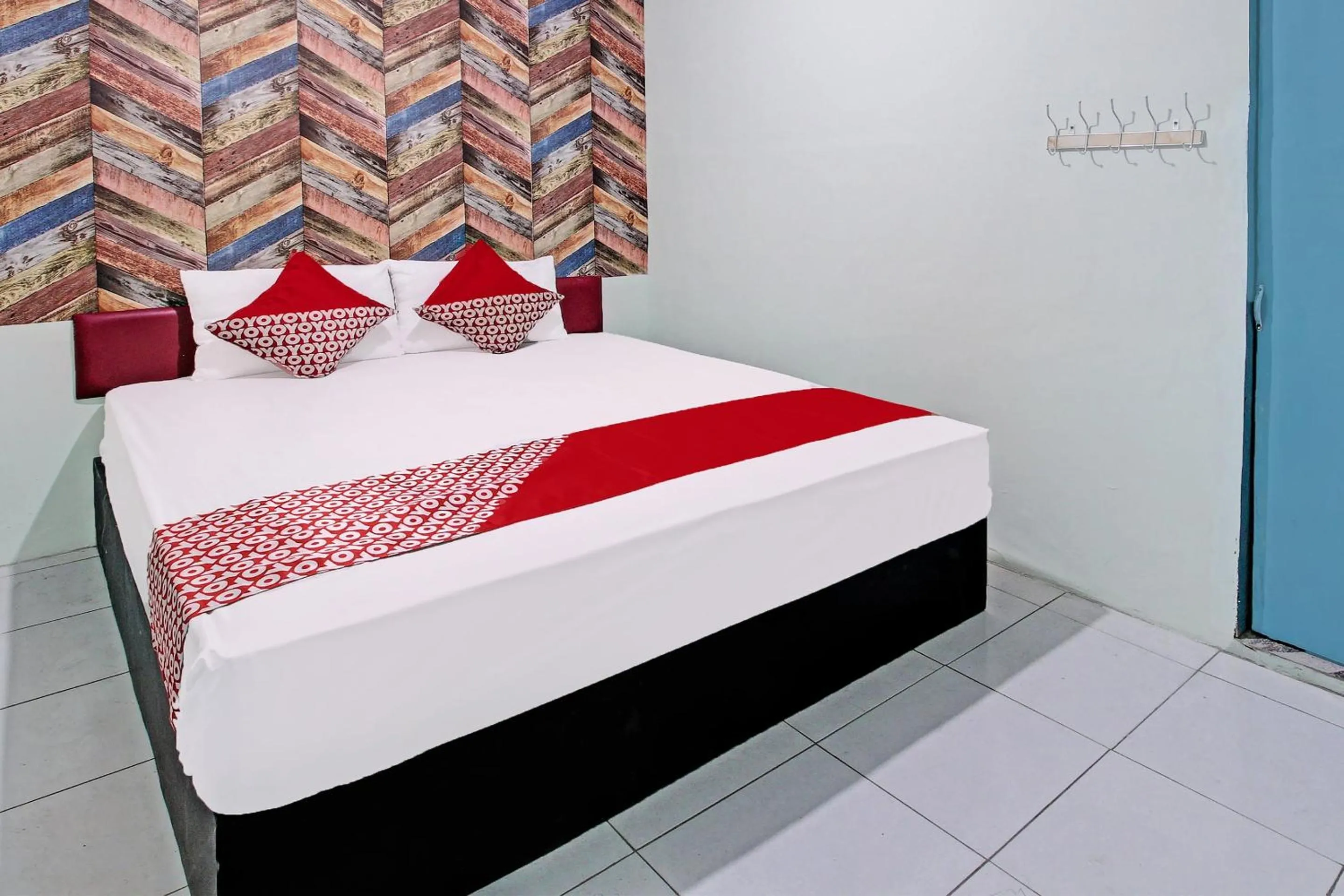 Bedroom, Bed in OYO Life 92032 Utama Hotel & Karaoke