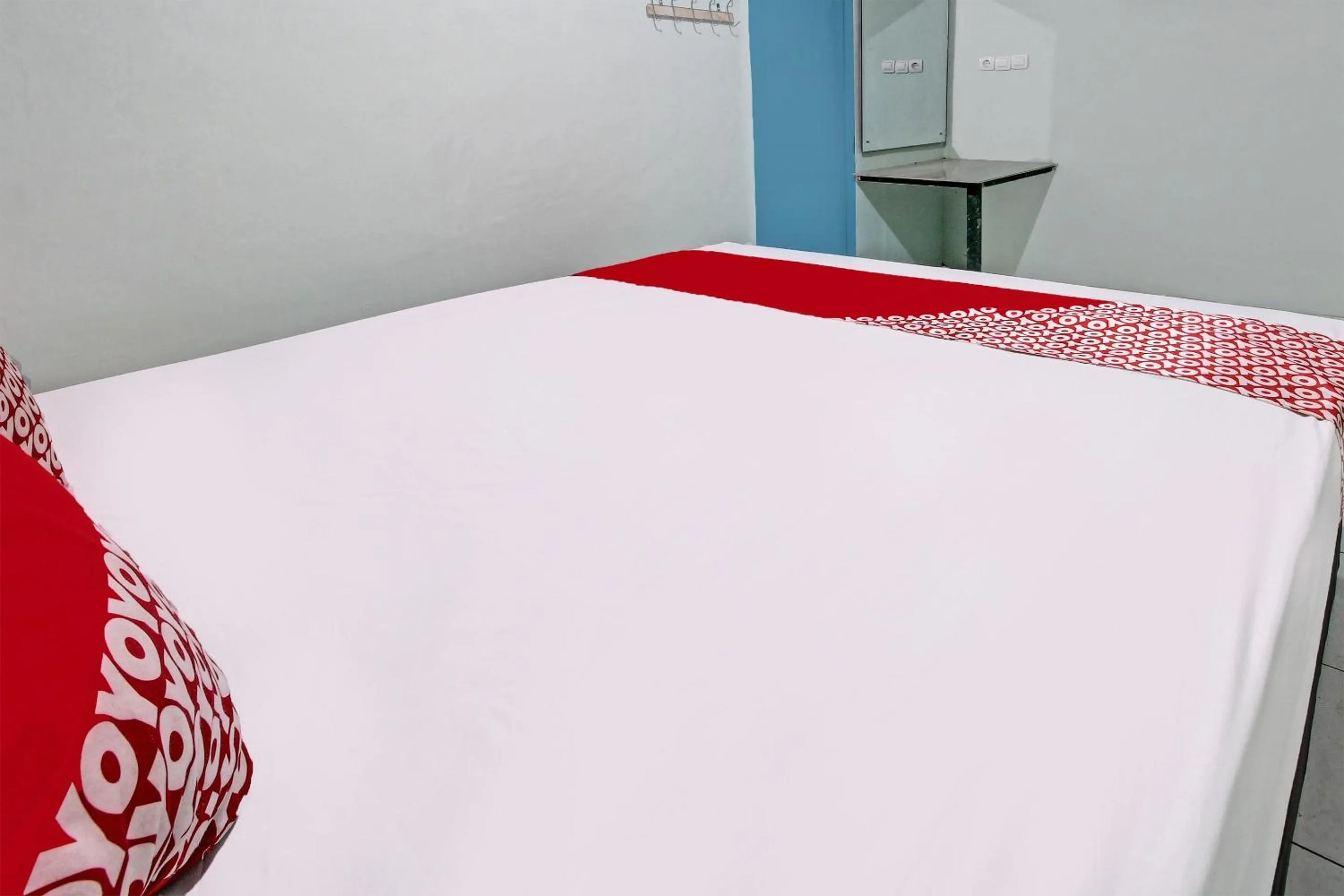 Bedroom, Bed in OYO Life 92032 Utama Hotel & Karaoke