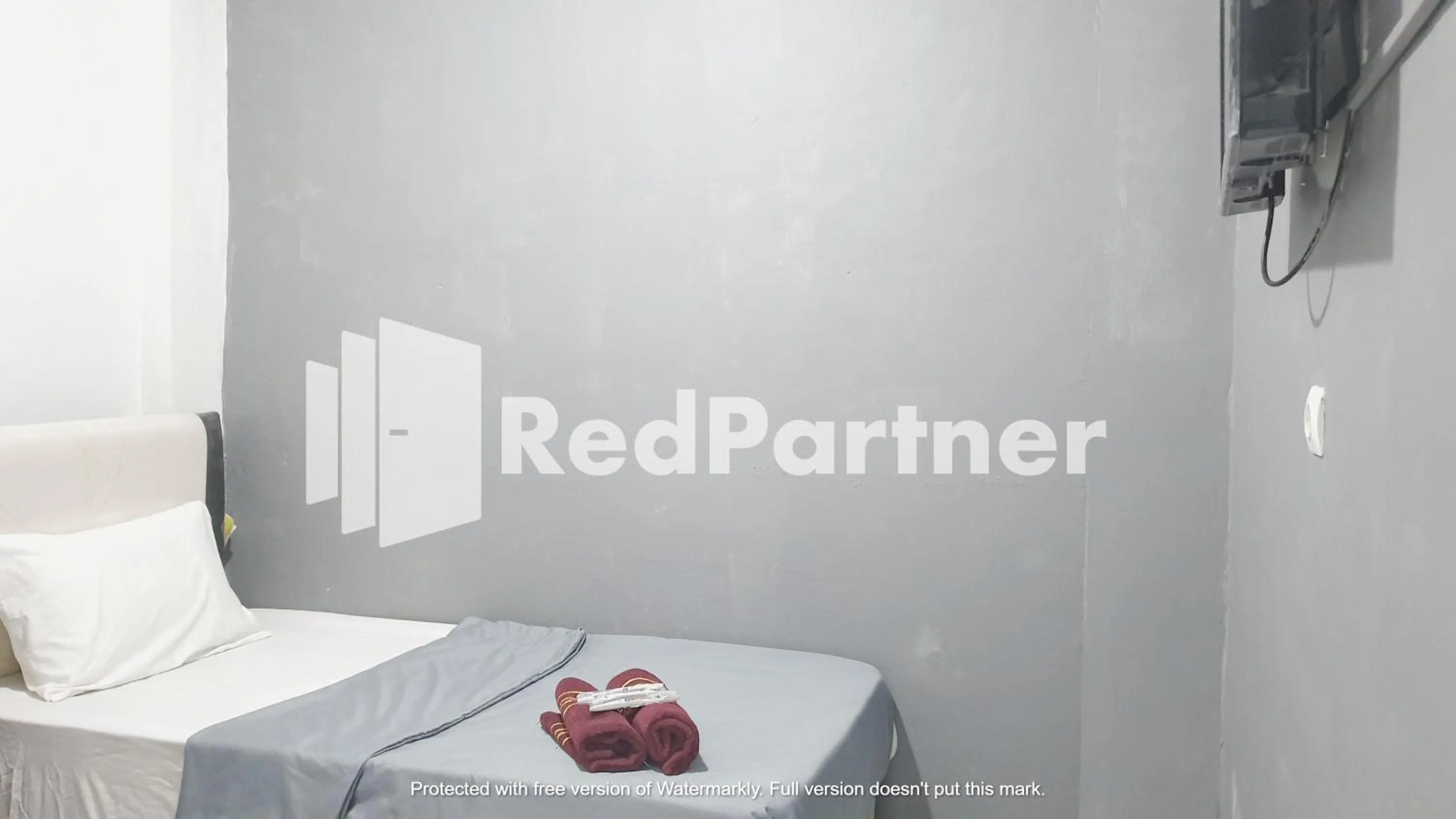 Bedroom, Bed in RedDoorz near Lippo Mall Yogyakarta 3