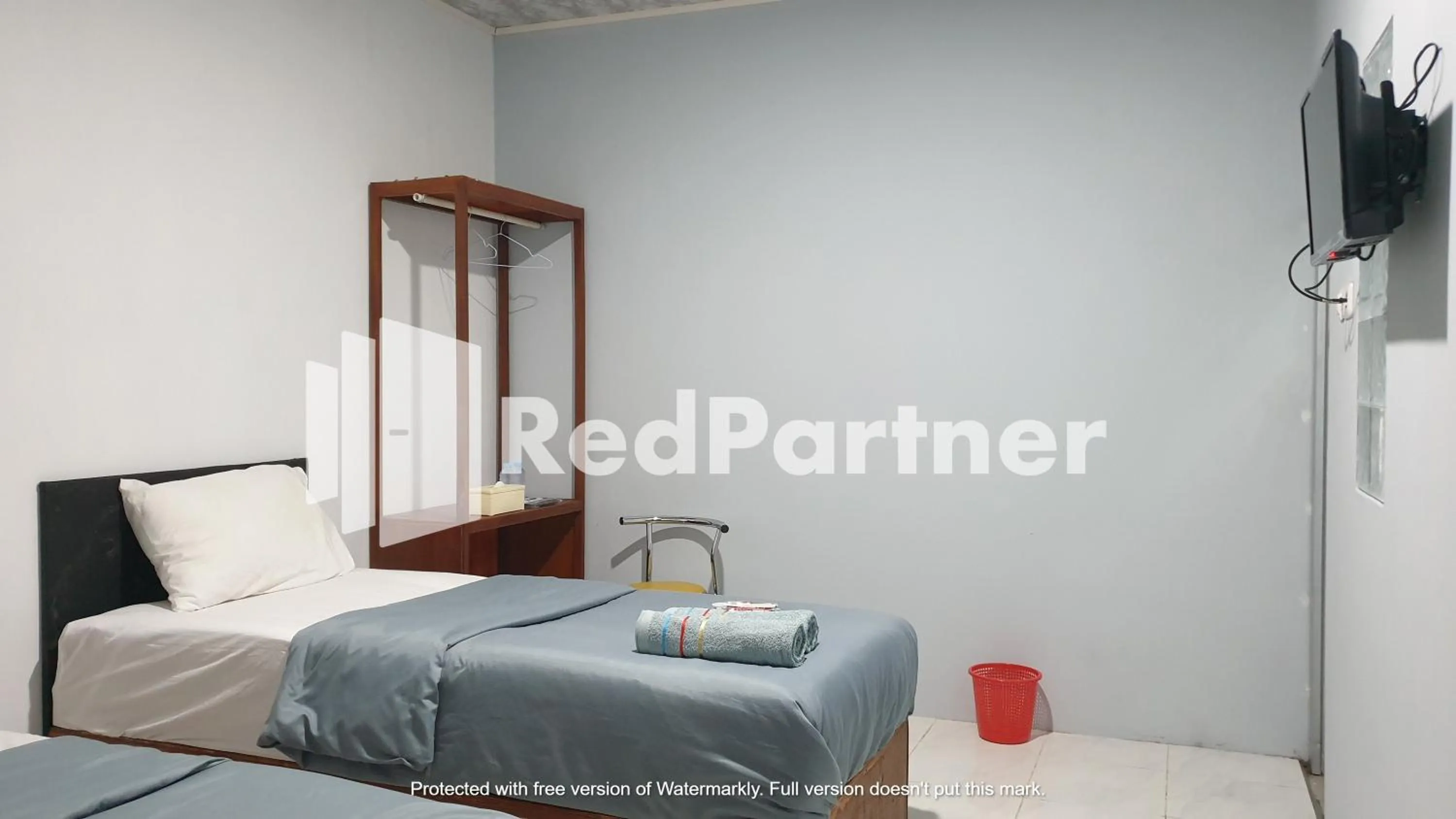 Bedroom, Bed in RedDoorz near Lippo Mall Yogyakarta 3