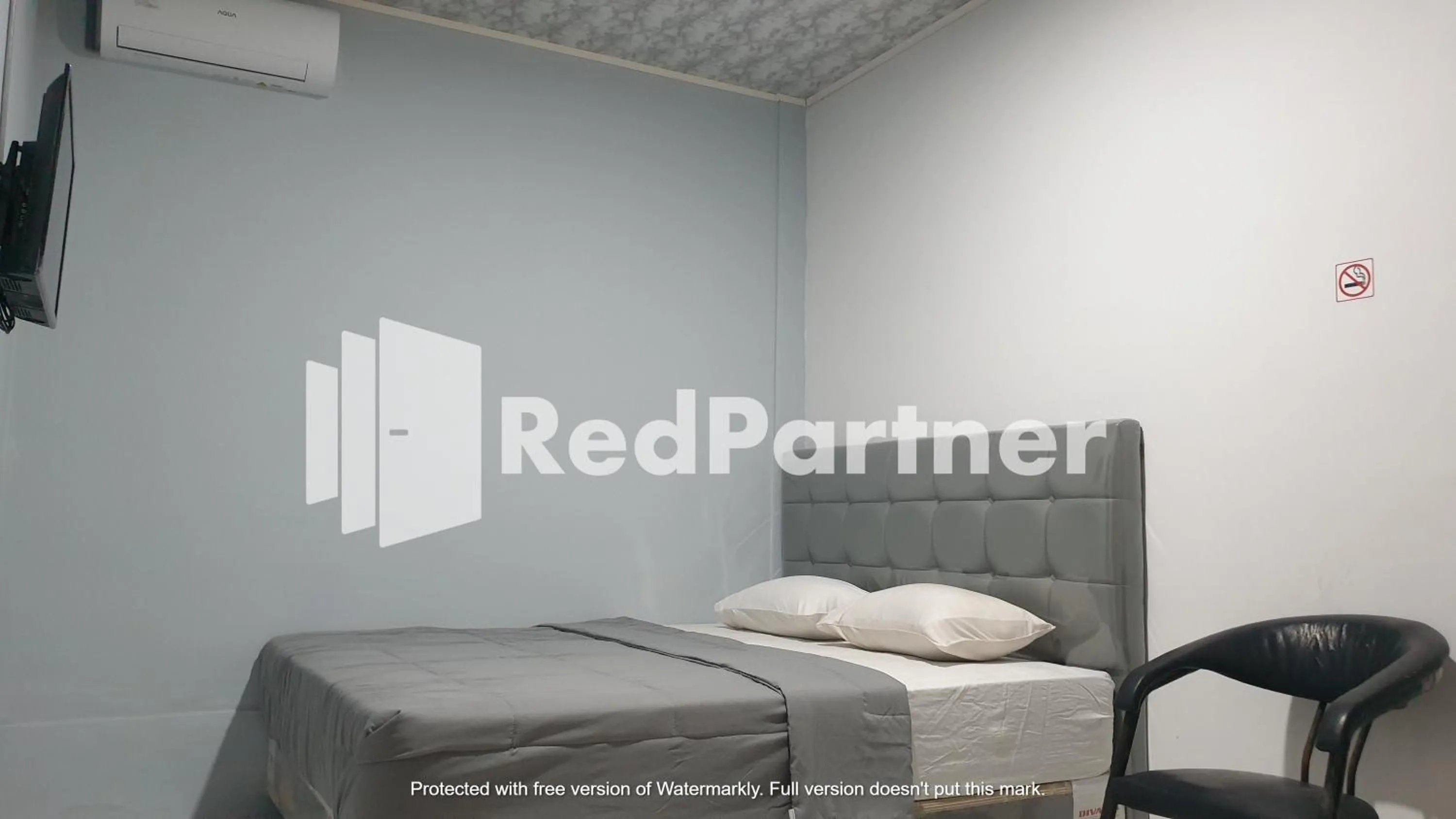 Bedroom, Bed in RedDoorz near Lippo Mall Yogyakarta 3