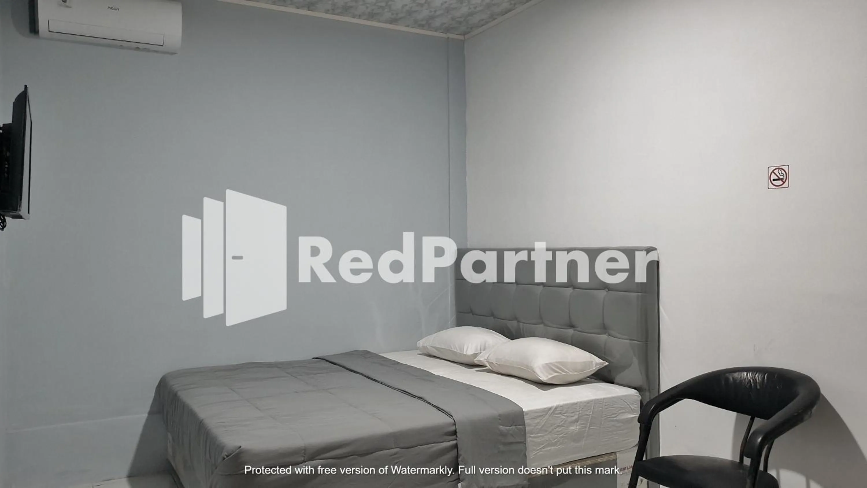 Bedroom, Bed in RedDoorz near Lippo Mall Yogyakarta 3
