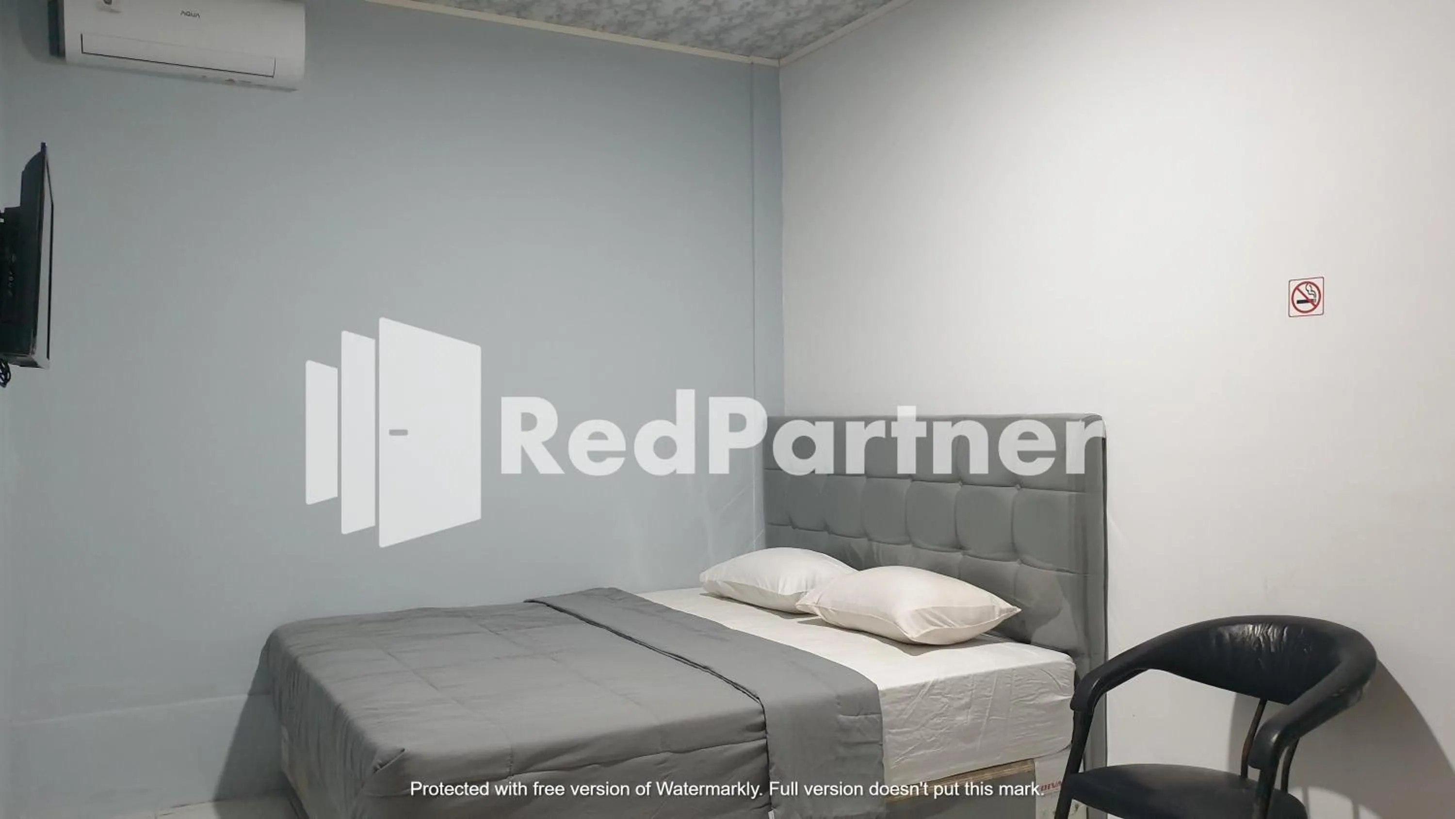 Bedroom, Bed in RedDoorz near Lippo Mall Yogyakarta 3
