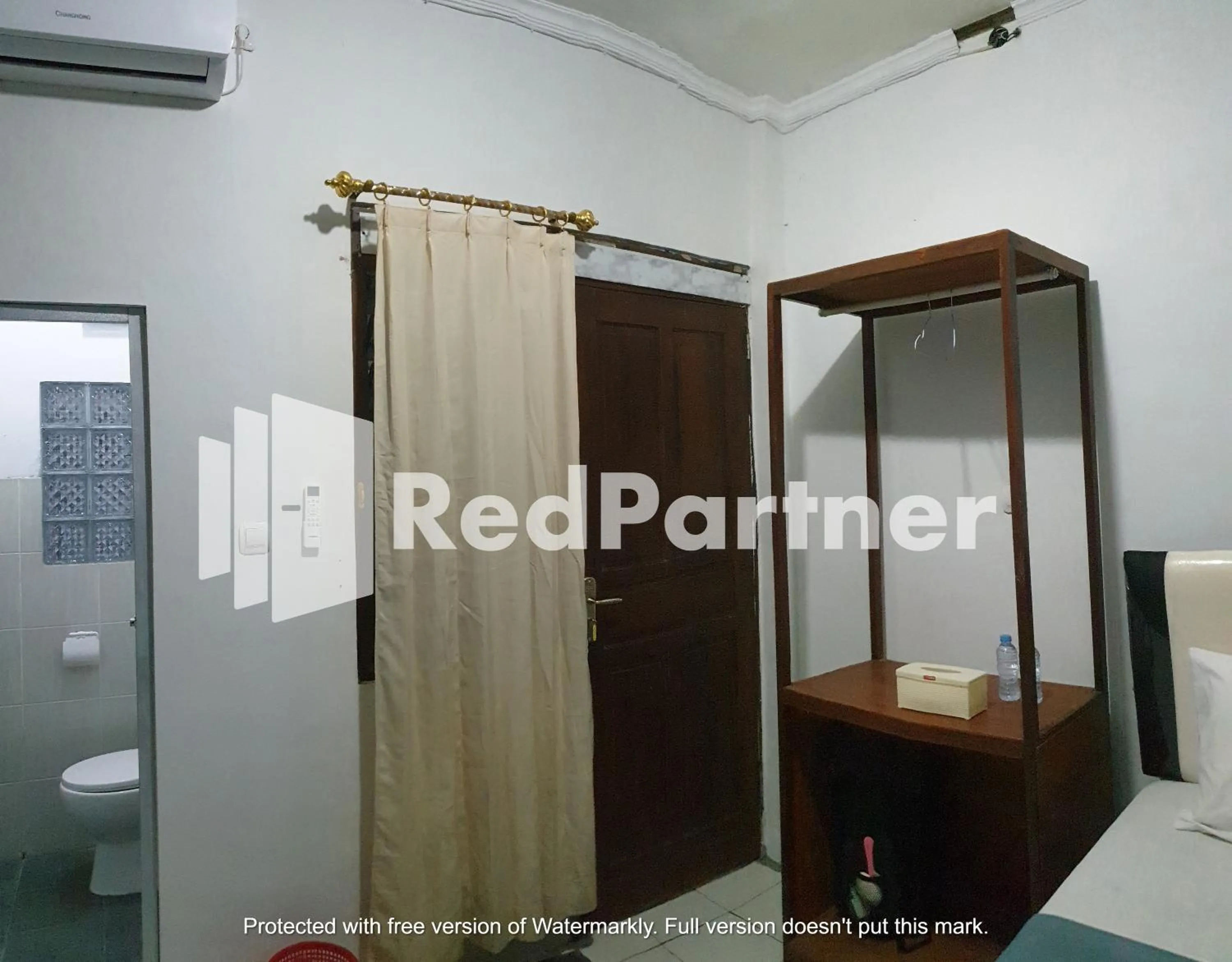 Bedroom in RedDoorz near Lippo Mall Yogyakarta 3