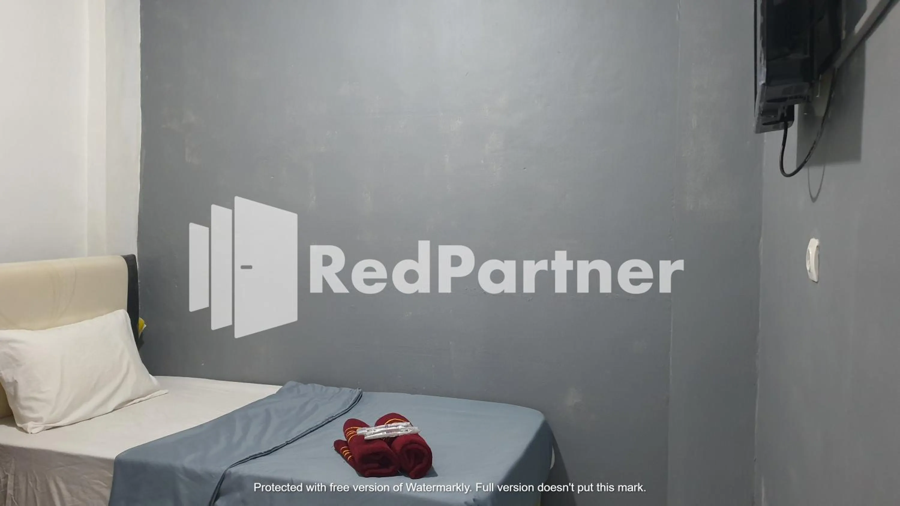 Bedroom, Bed in RedDoorz near Lippo Mall Yogyakarta 3