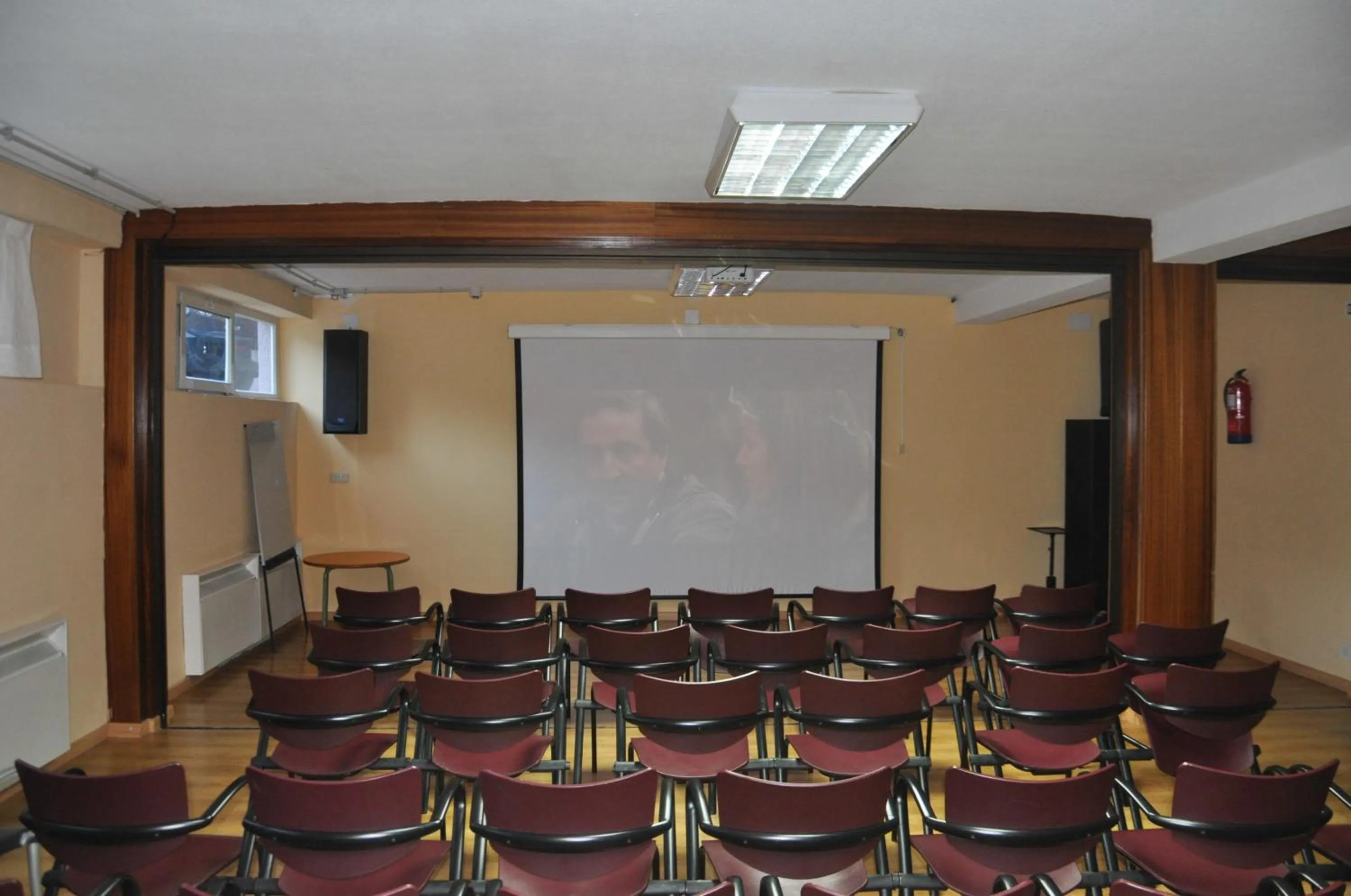 Communal lounge/ TV room in Alp Hotel Masella