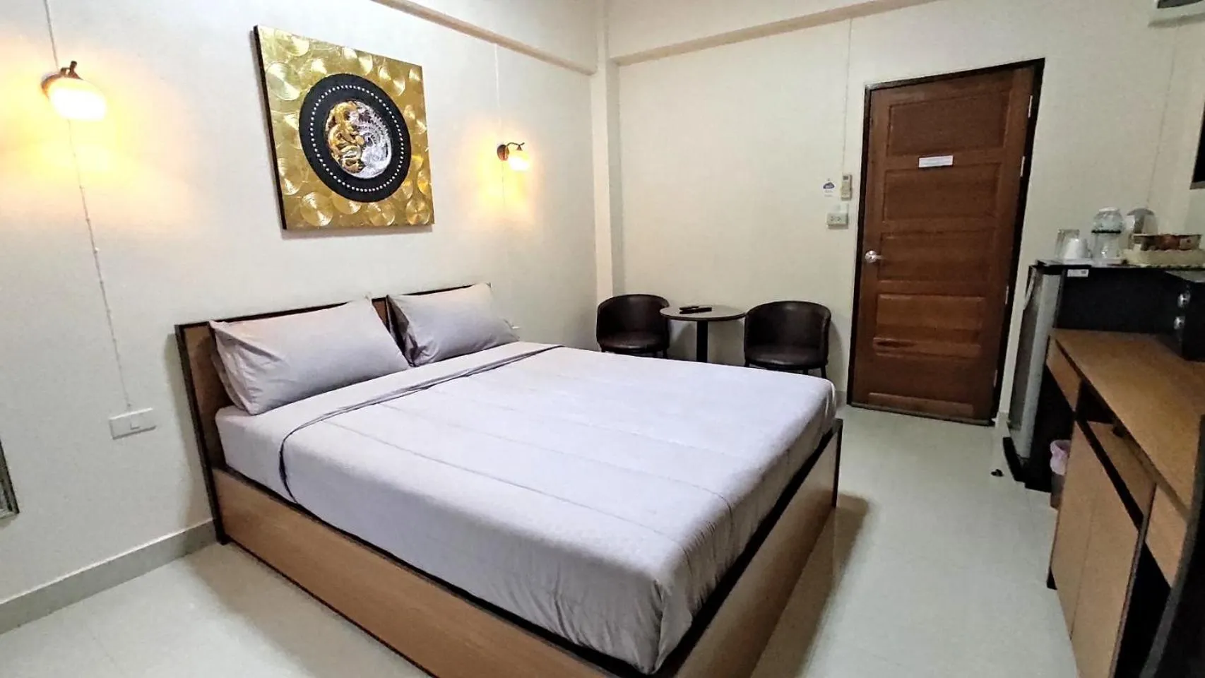 Photo of the whole room, Bed in 66 Apartment