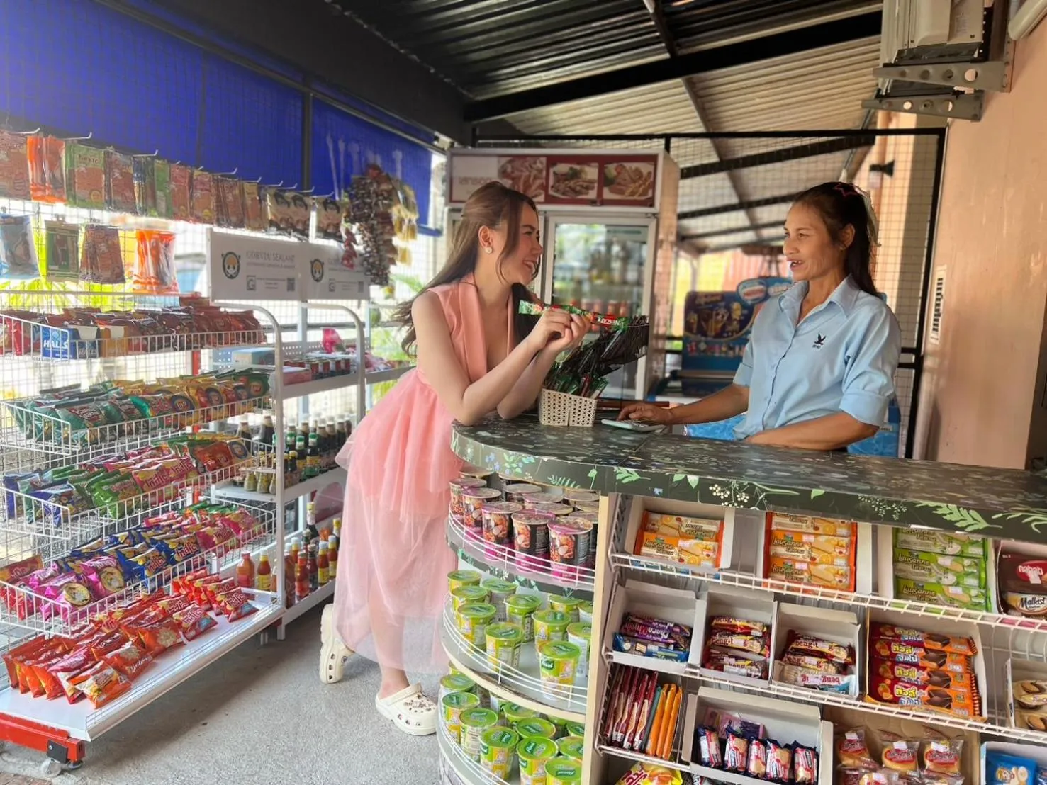 On-site shops in 66 Apartment