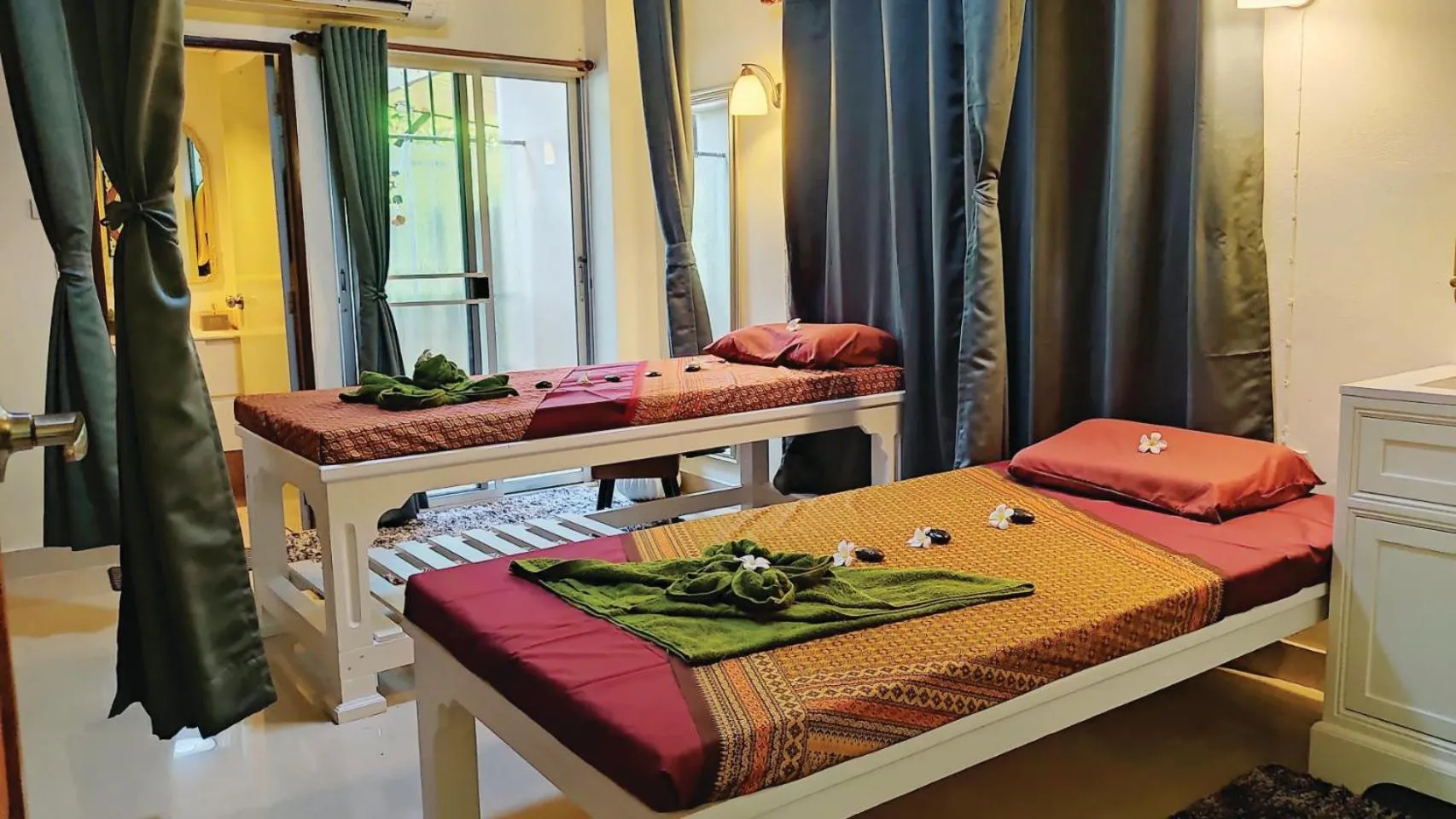 Massage, Bed in 66 Apartment