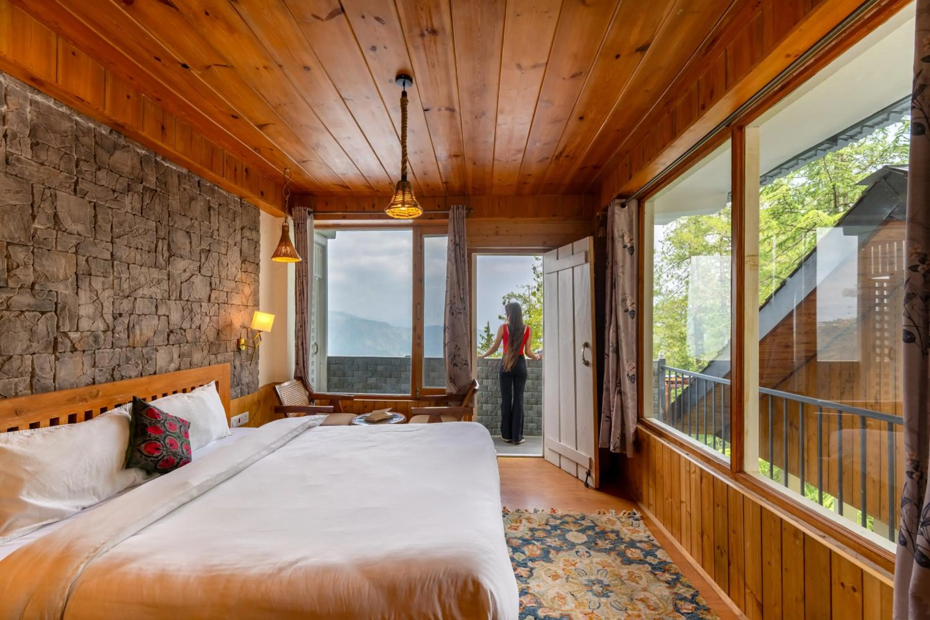Bedroom, Bed in Jomotel Dayaar - An Apple Orchard Villa