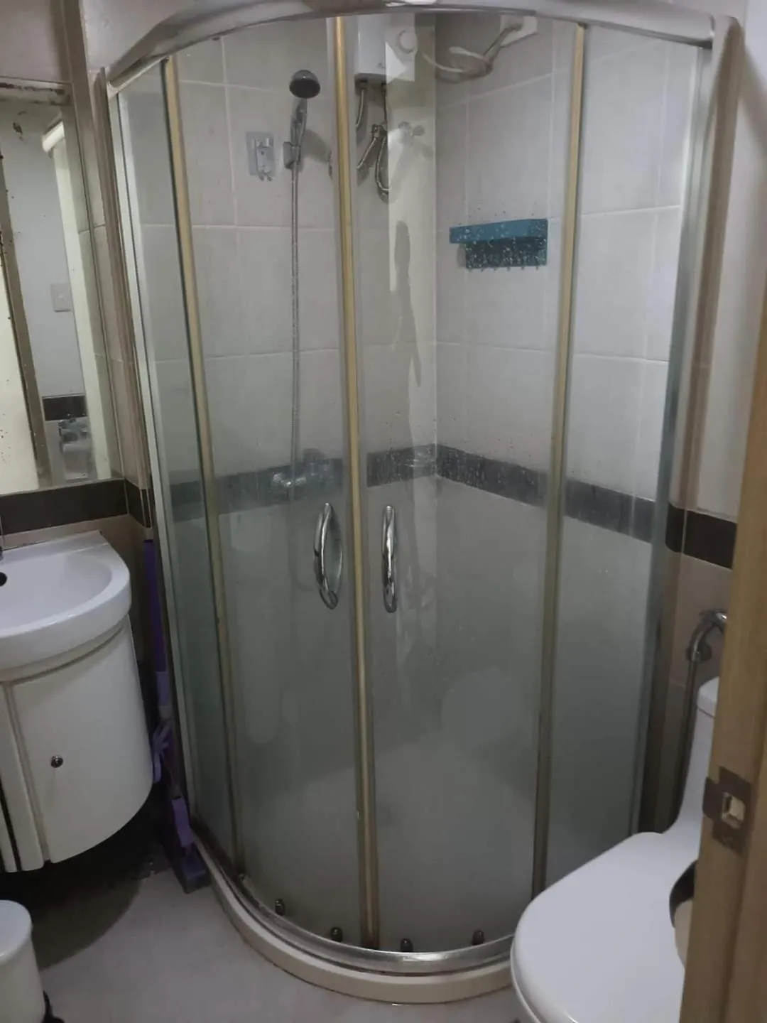 Shower in Sobere Unit
