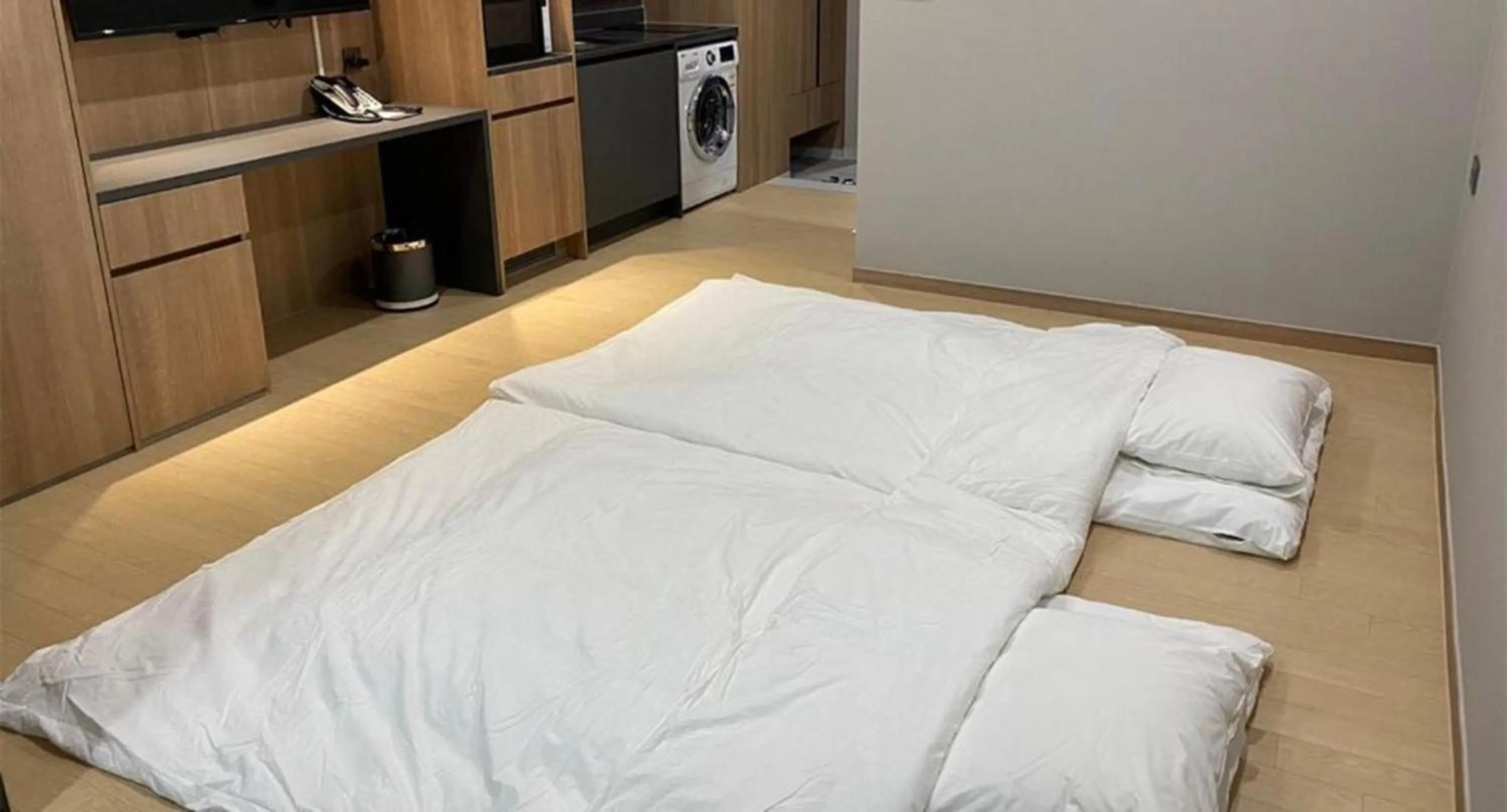 Photo of the whole room, Bed in Jeonju Signature Hotel