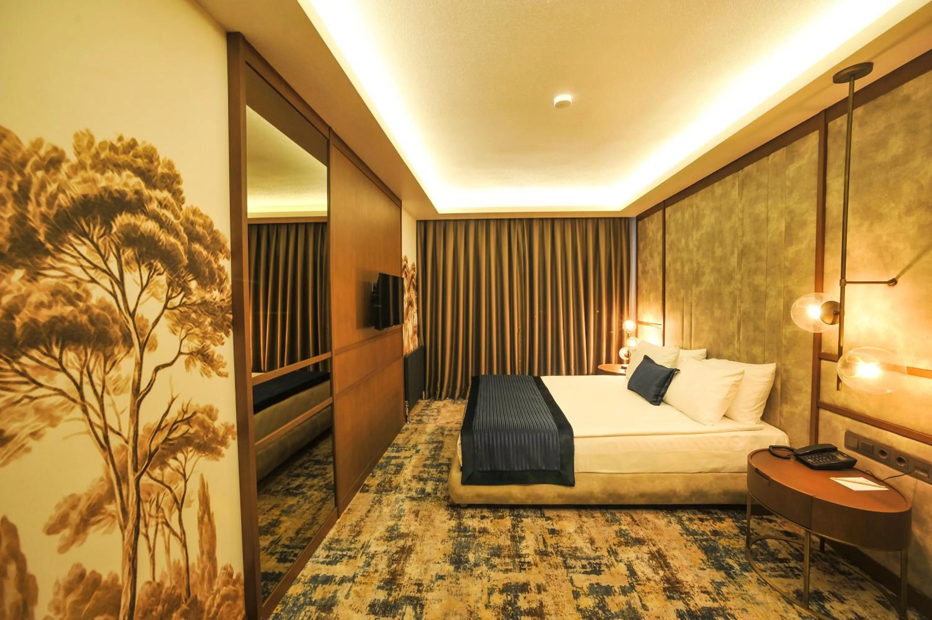 Bedroom, Bed in The Alpfine Hotel