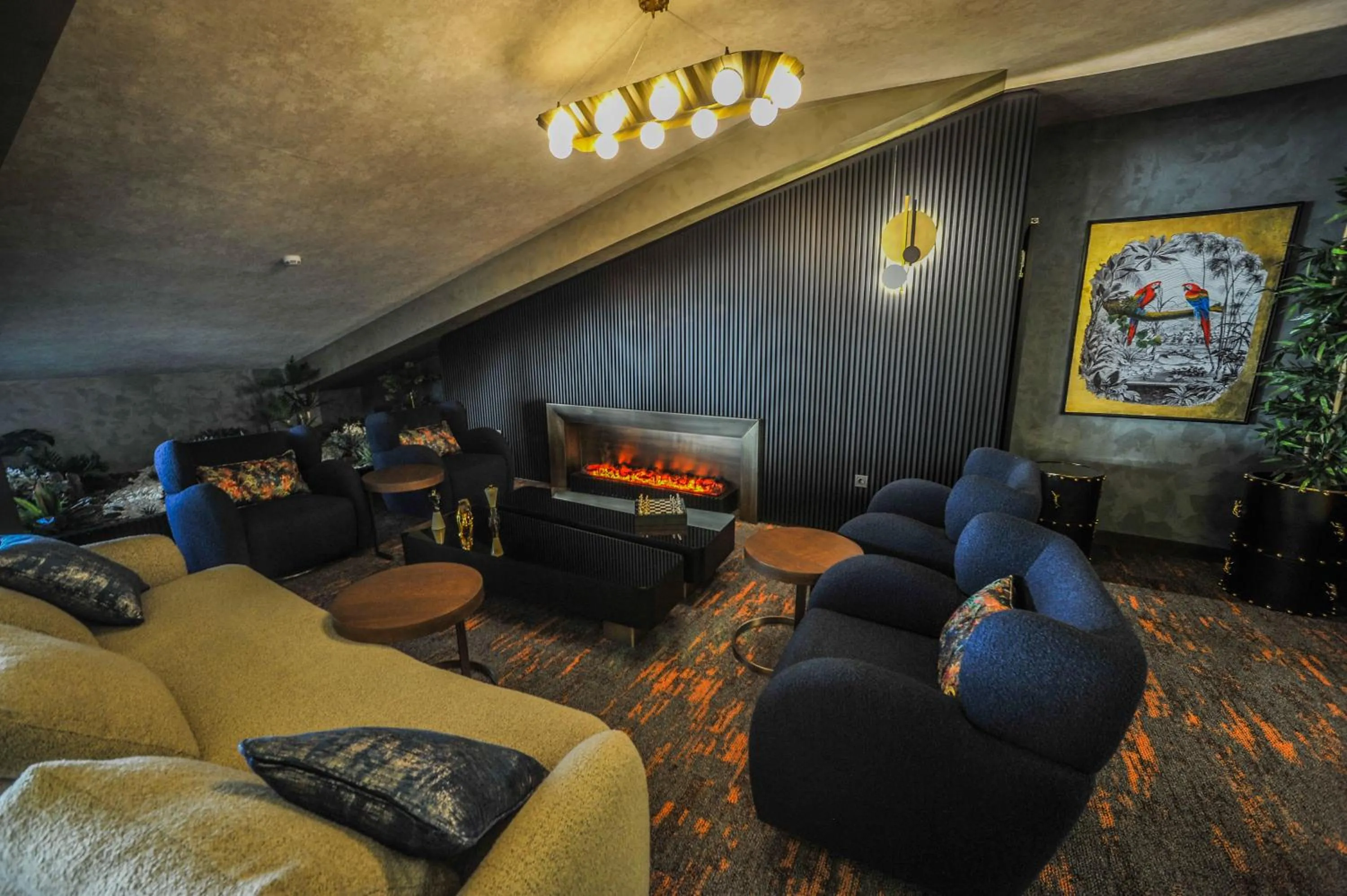 Restaurant/places to eat in The Alpfine Hotel