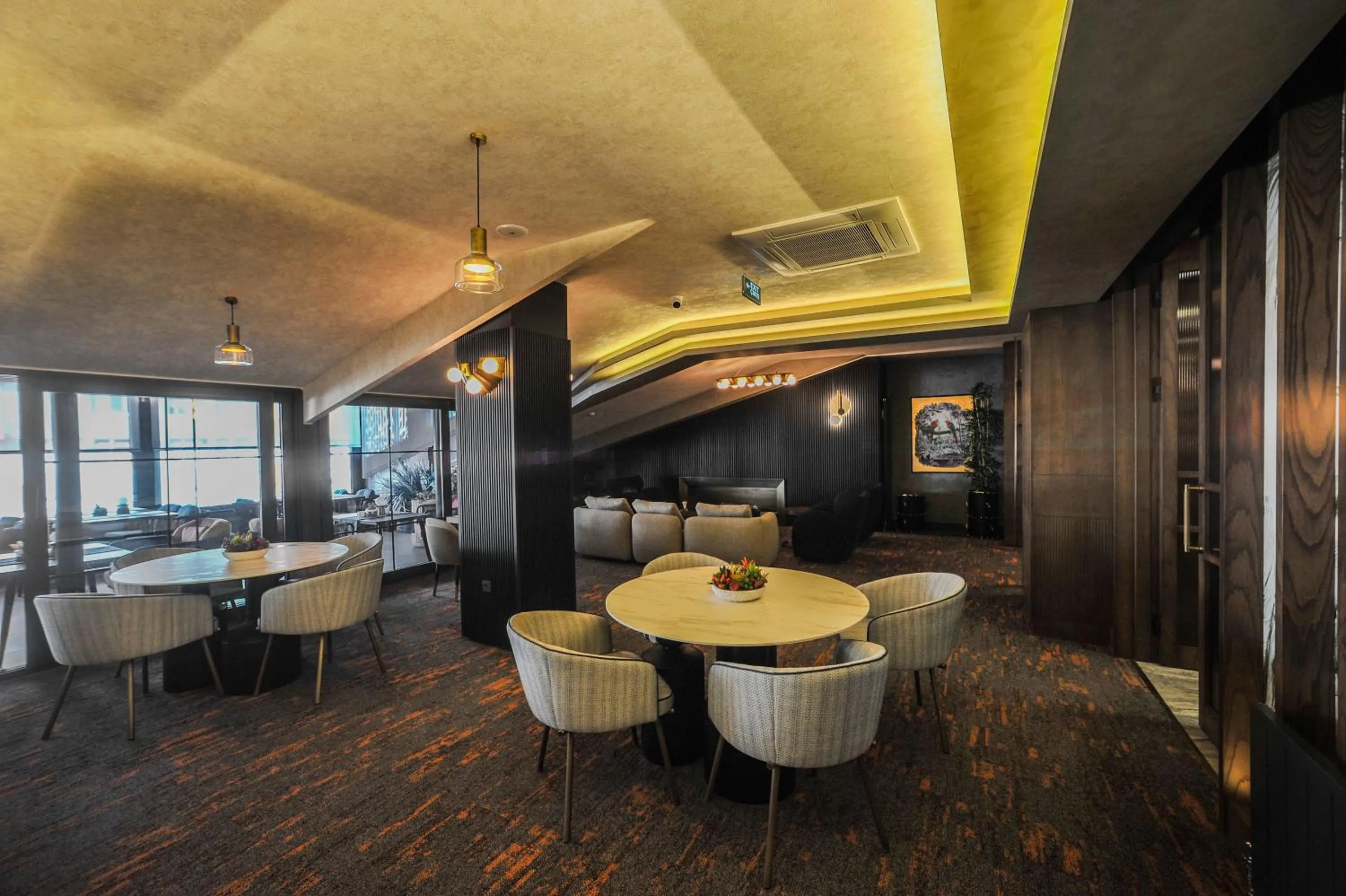 Restaurant/places to eat in The Alpfine Hotel