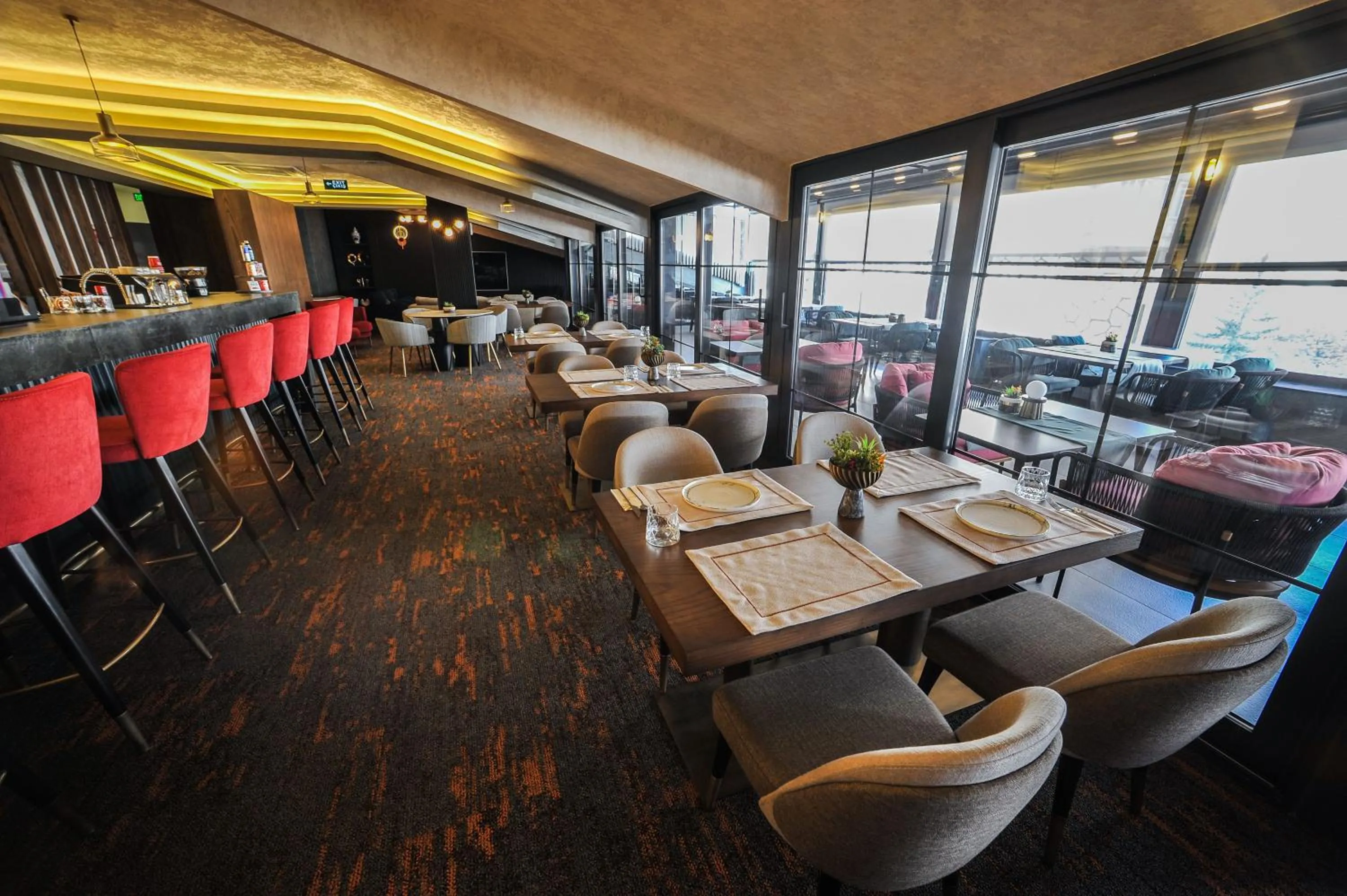 Restaurant/places to eat in The Alpfine Hotel