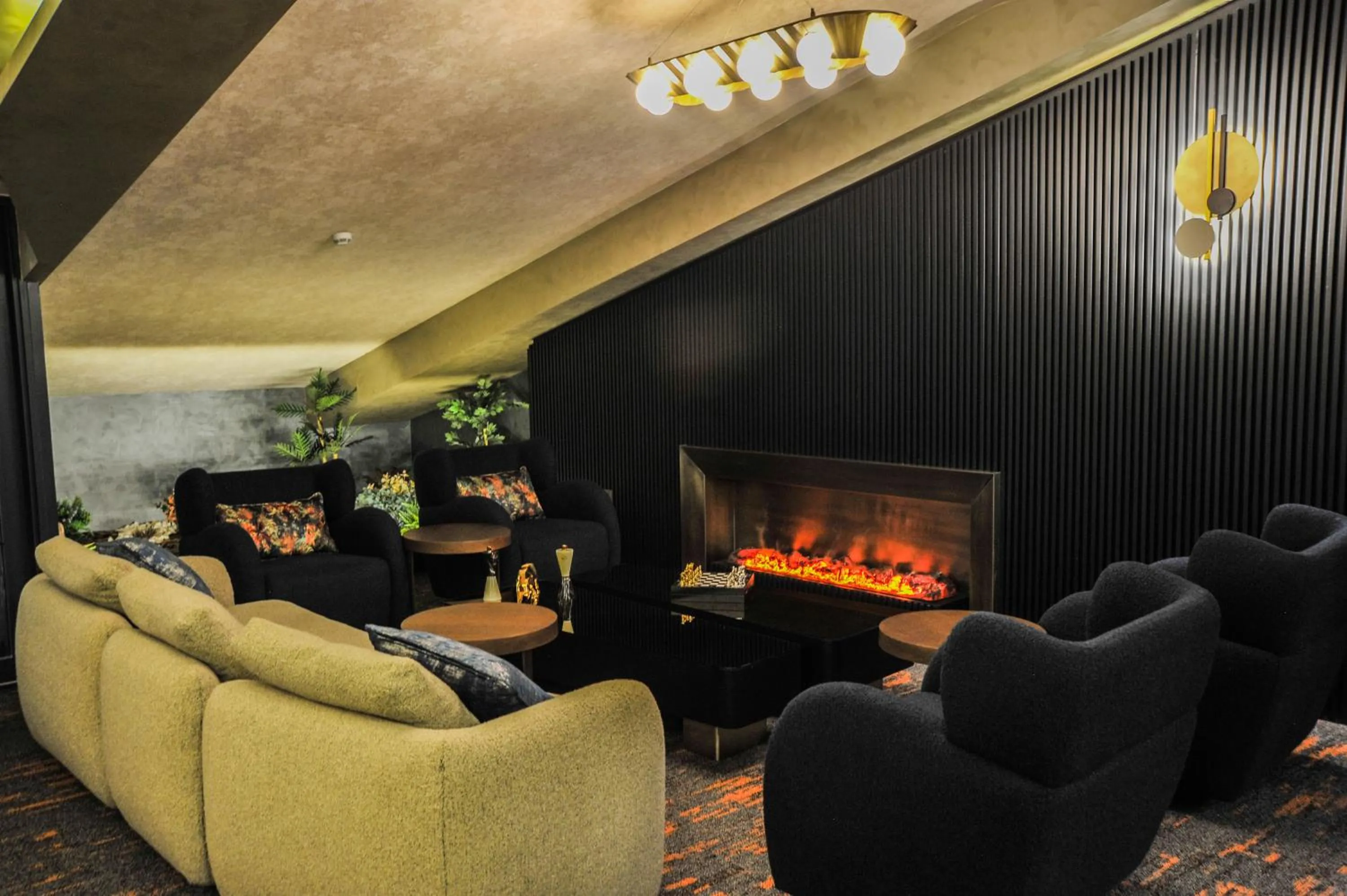 Restaurant/places to eat in The Alpfine Hotel