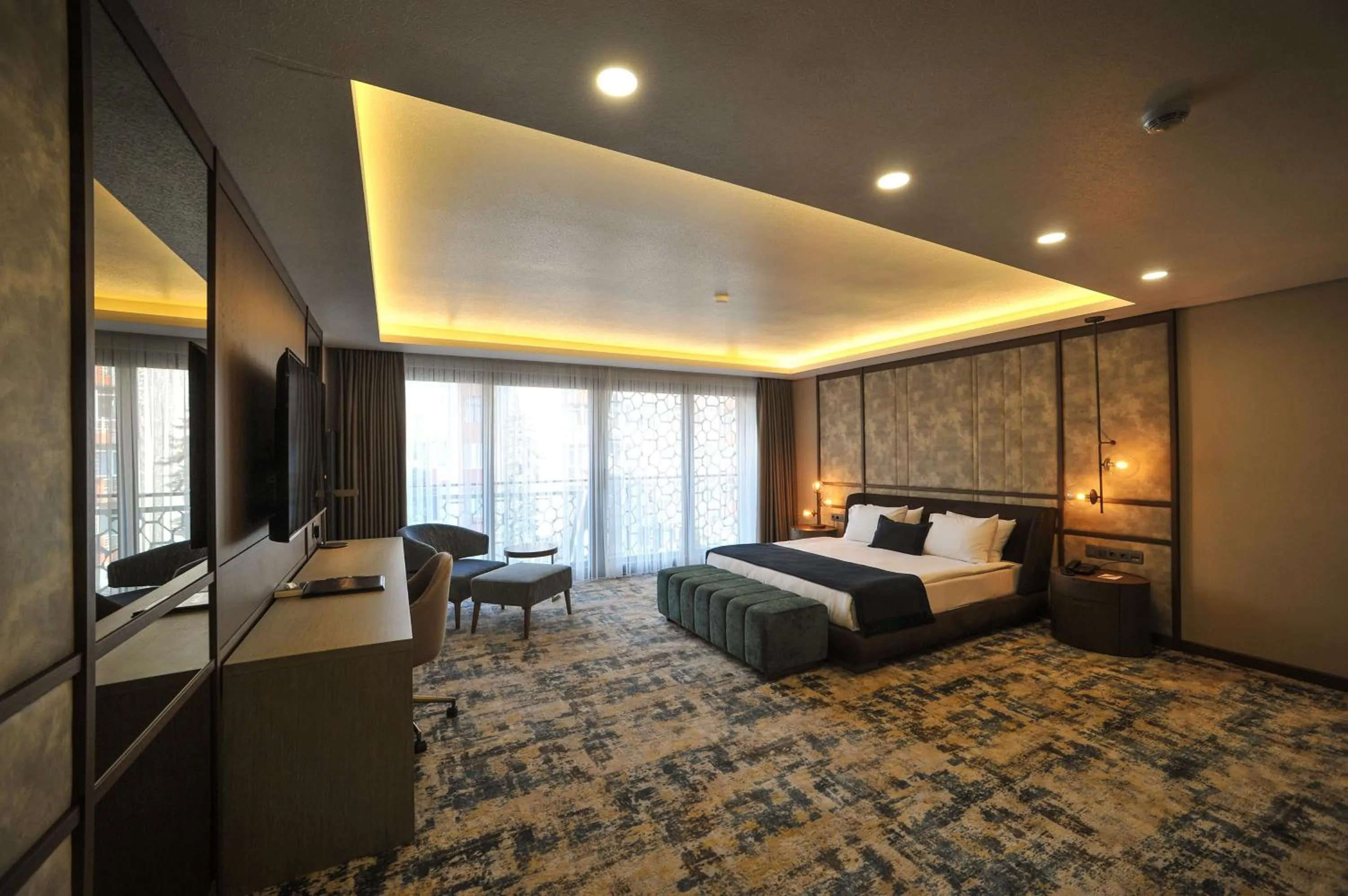 Bedroom, Bed in The Alpfine Hotel