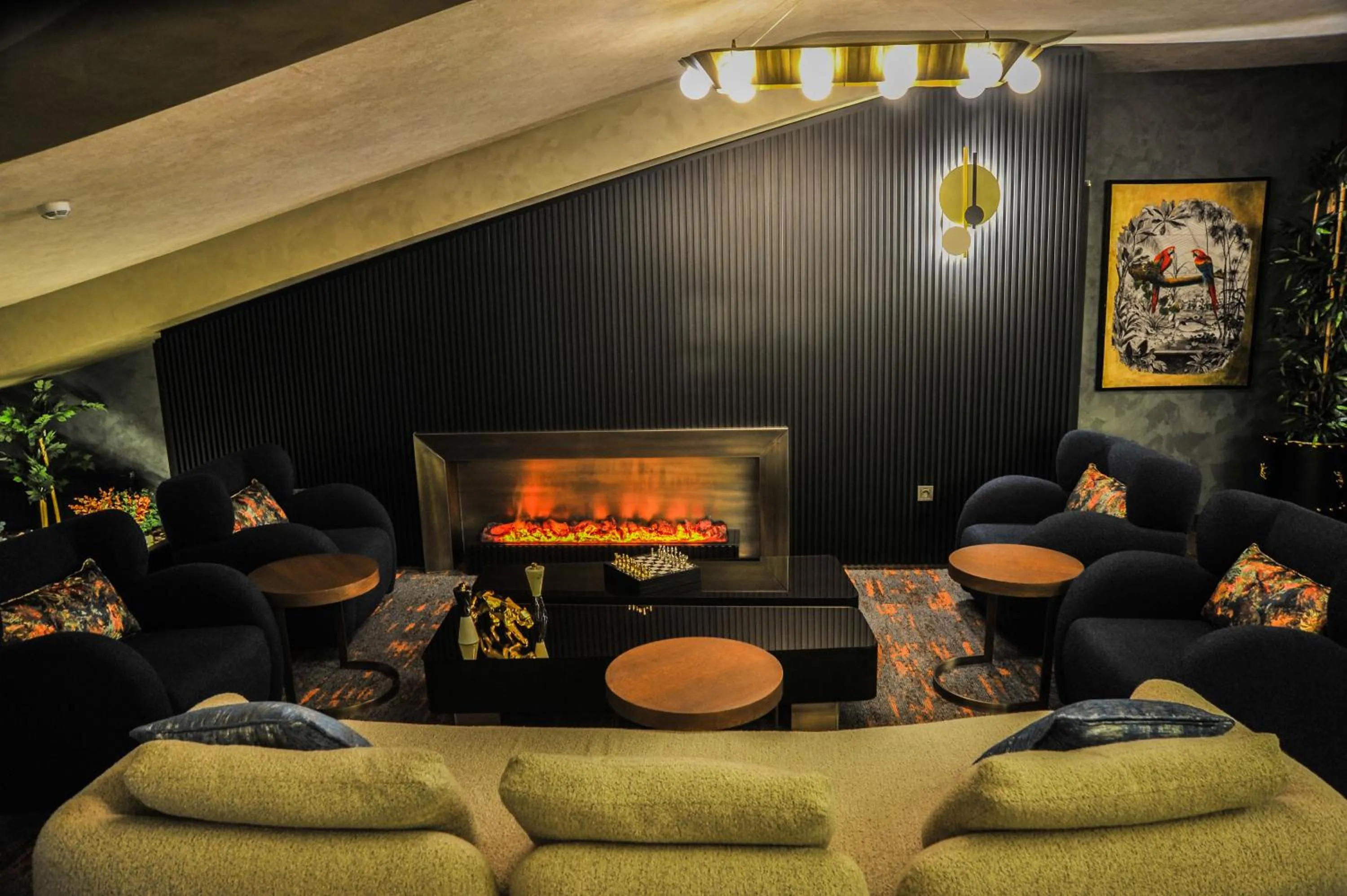 Restaurant/places to eat in The Alpfine Hotel