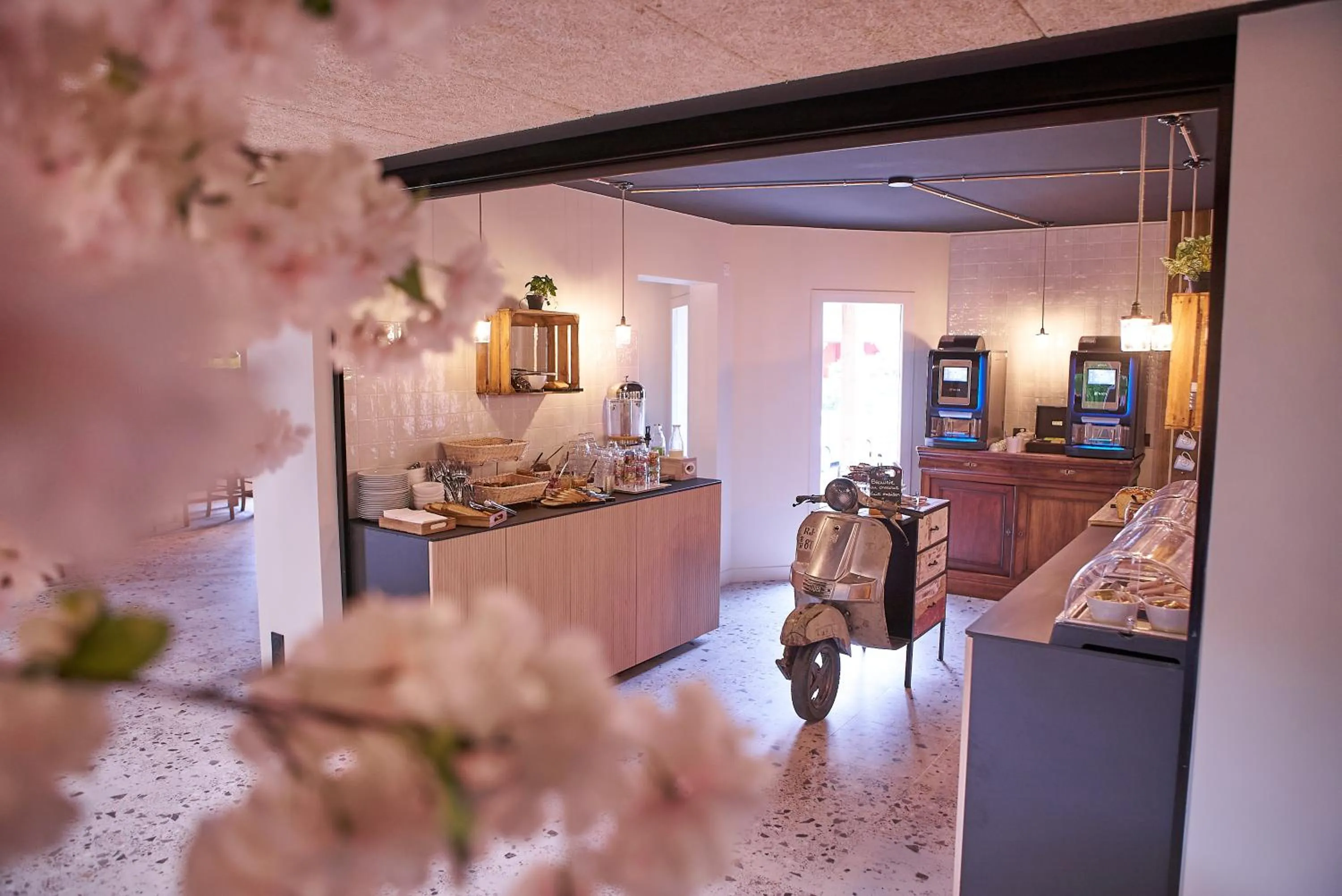 Breakfast in Théo Hôtel Limoges, The Originals City