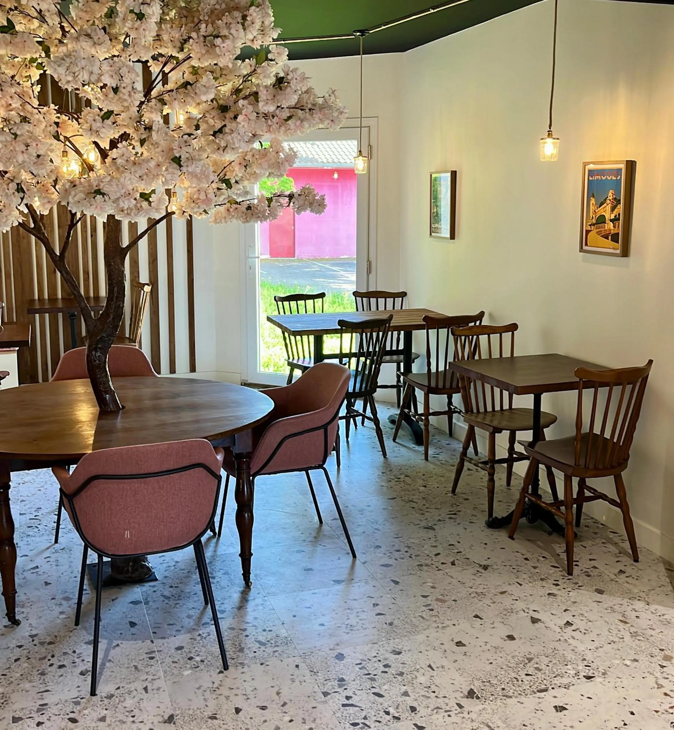 Breakfast in Théo Hôtel Limoges, The Originals City