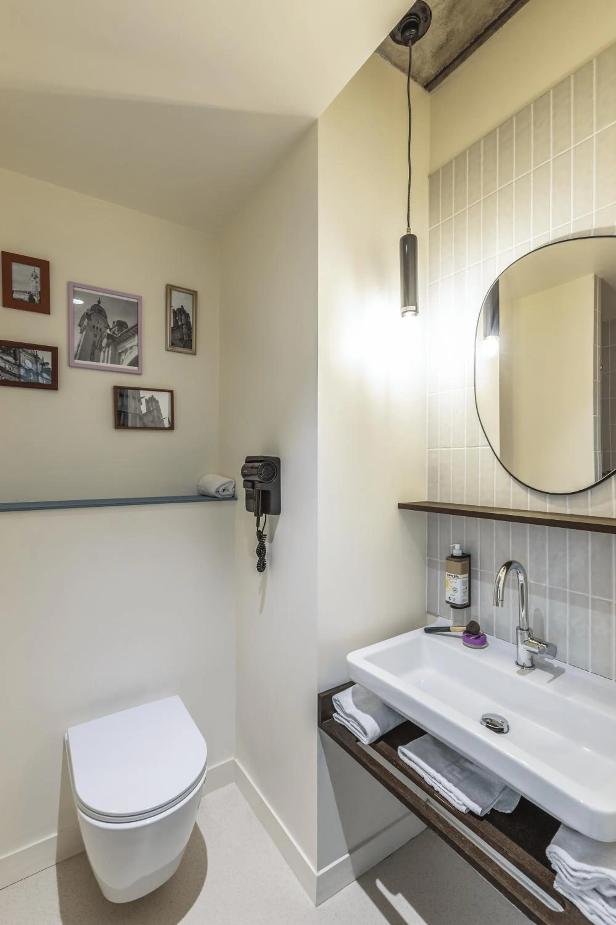 Bathroom in Théo Hôtel Limoges, The Originals City
