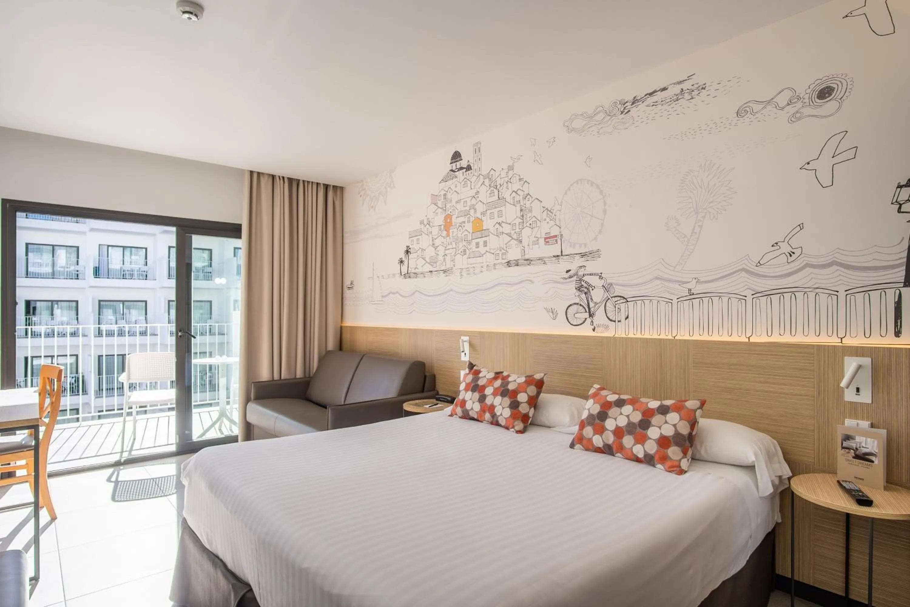 Photo of the whole room, Bed in Hotel Cap Negret