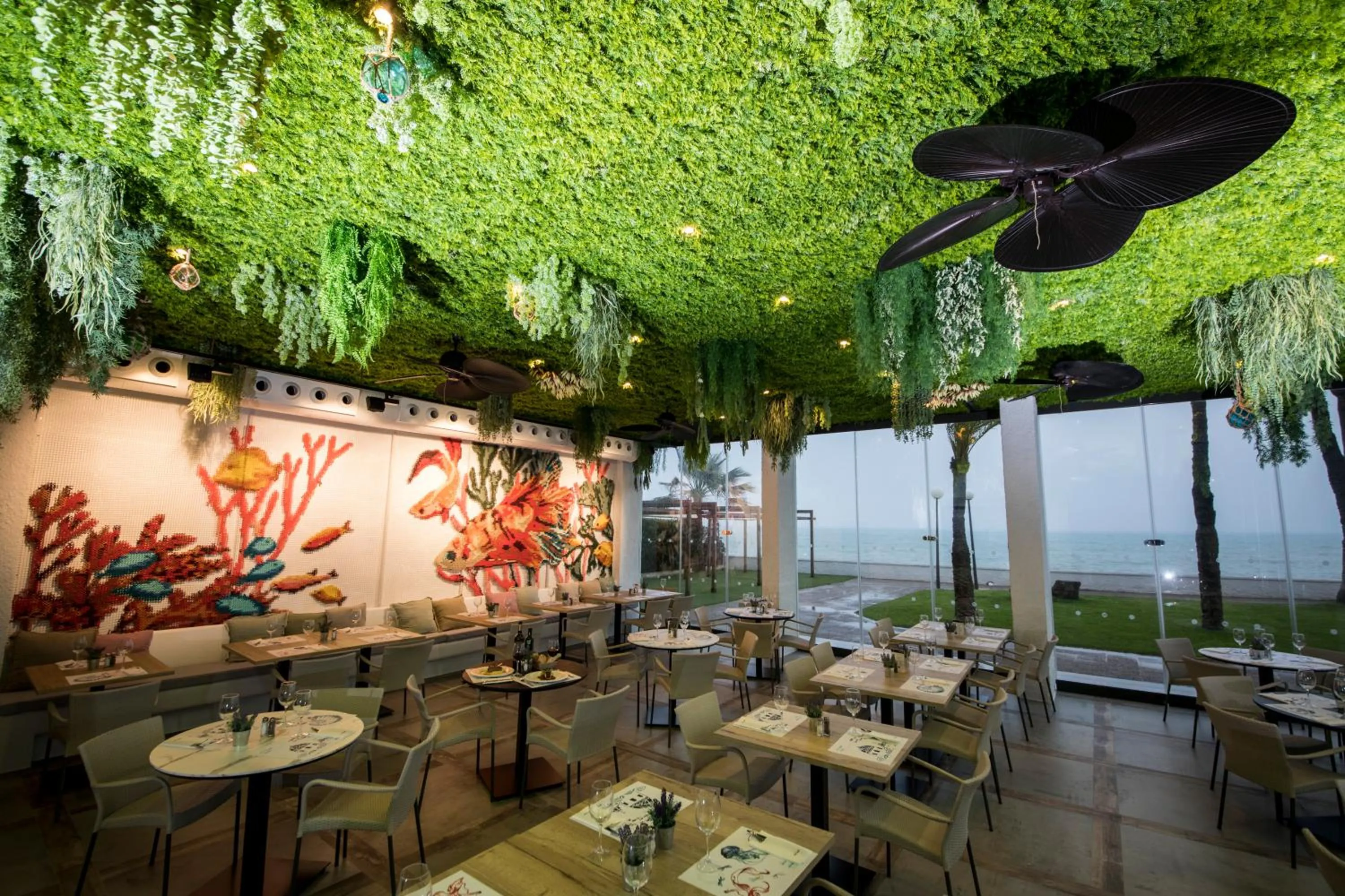 Restaurant/places to eat in Hotel Cap Negret