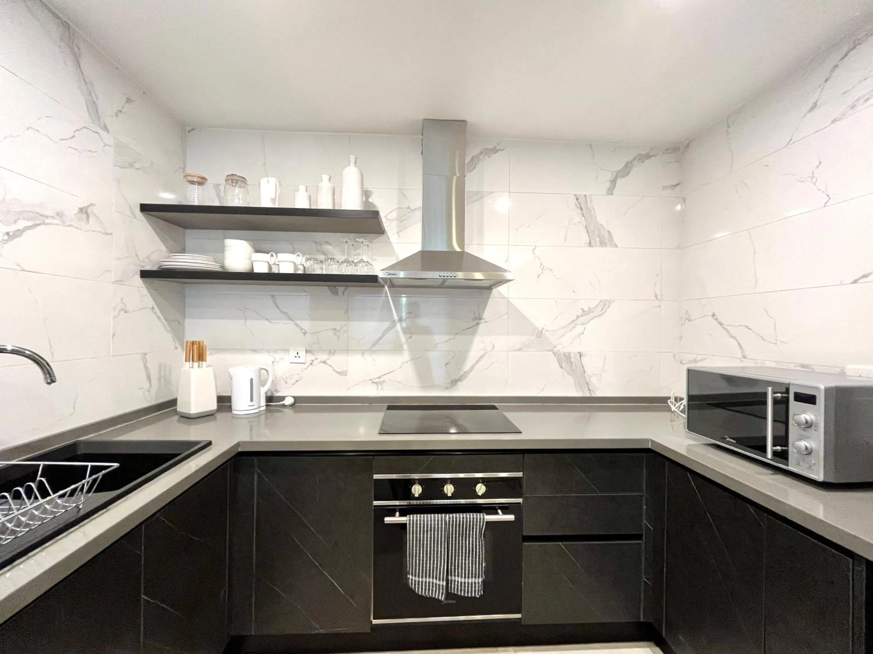 Kitchen or kitchenette in Kololi Sands Apartments