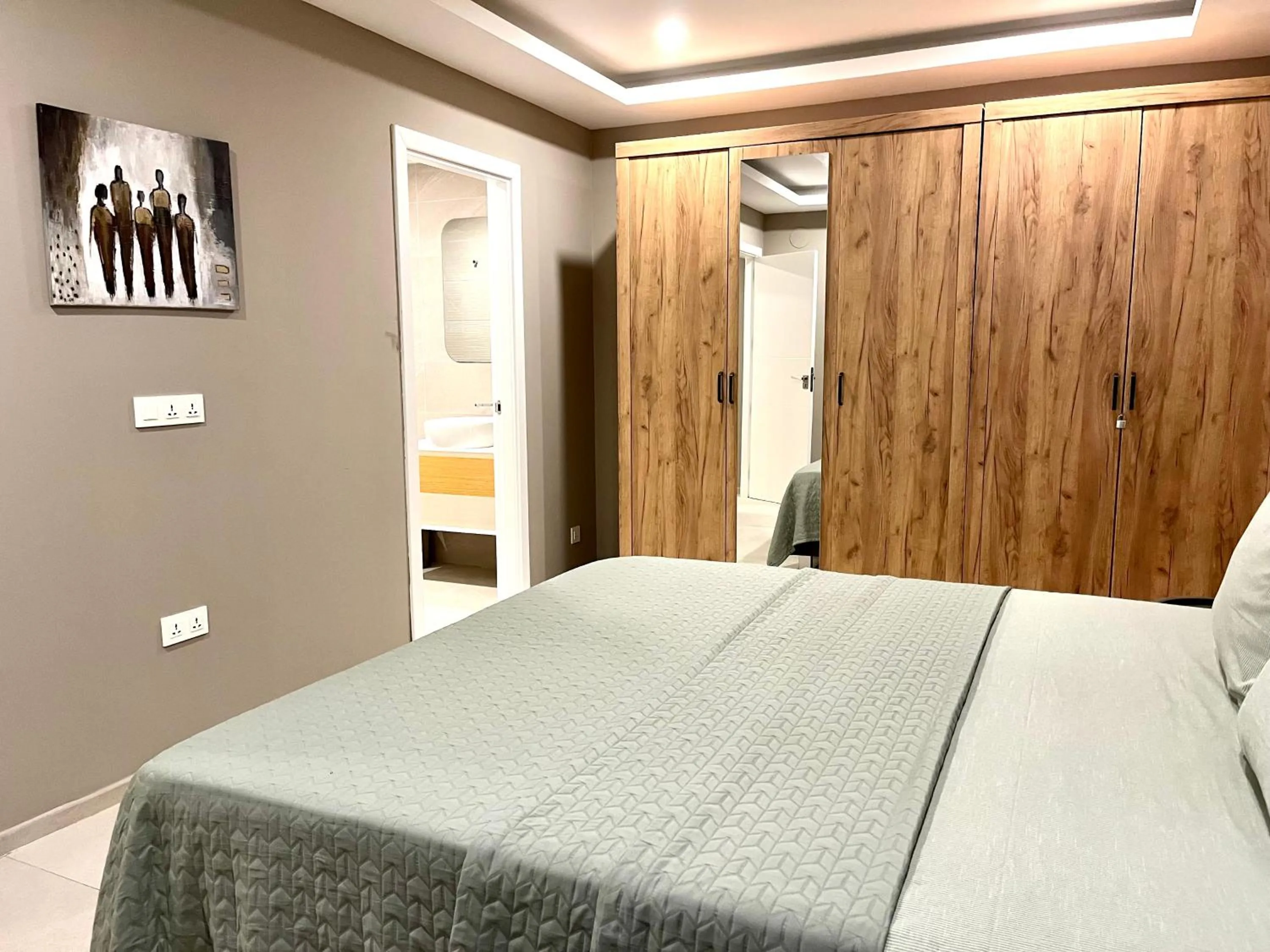 Bedroom, Bed in Kololi Sands Apartments