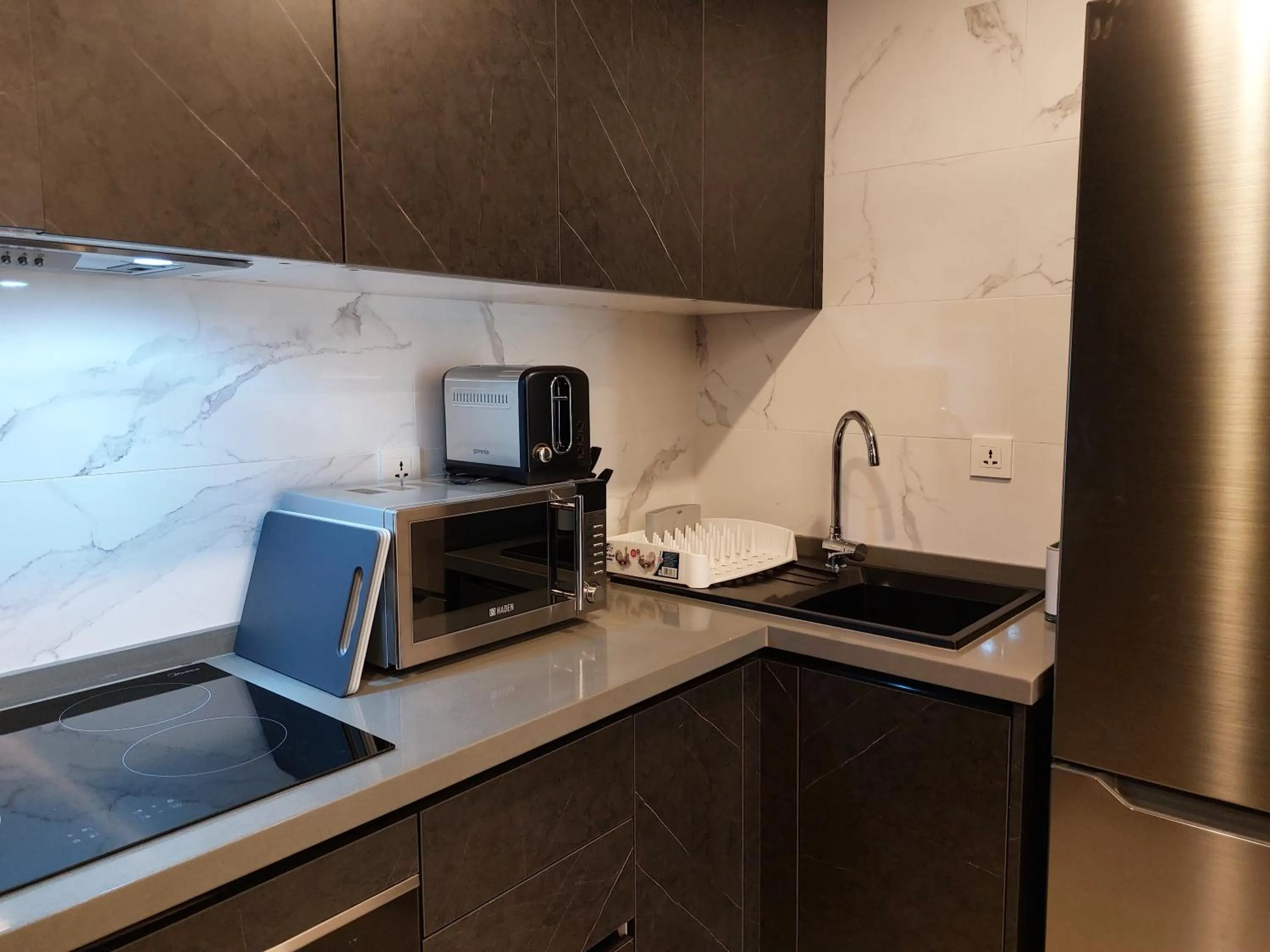 Kitchen or kitchenette in Kololi Sands Apartments