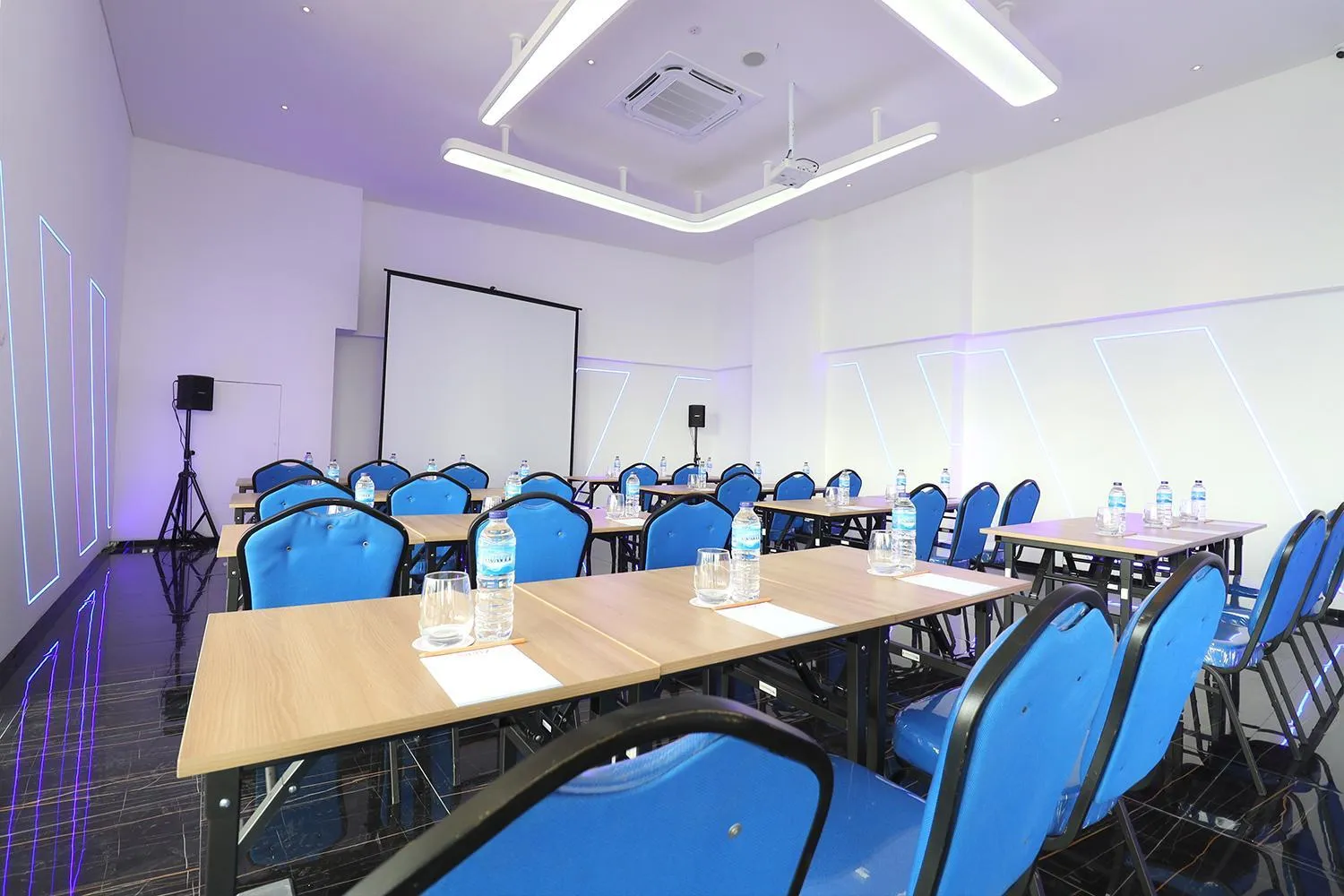 Meeting/conference room in Everyday Smart Hotel Mayestik