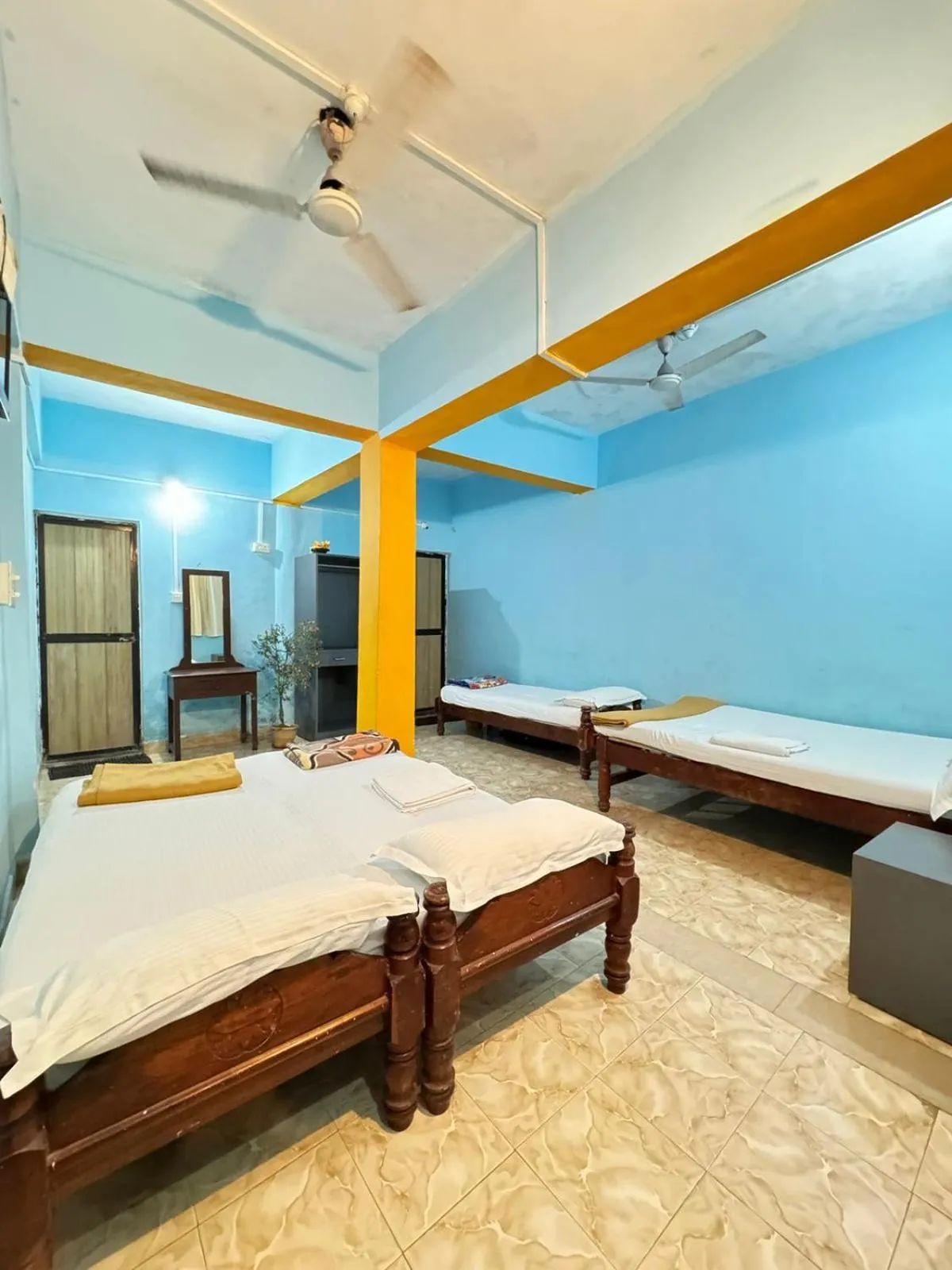 Casanova by the Sea - Just a walk away to Canacona Beach