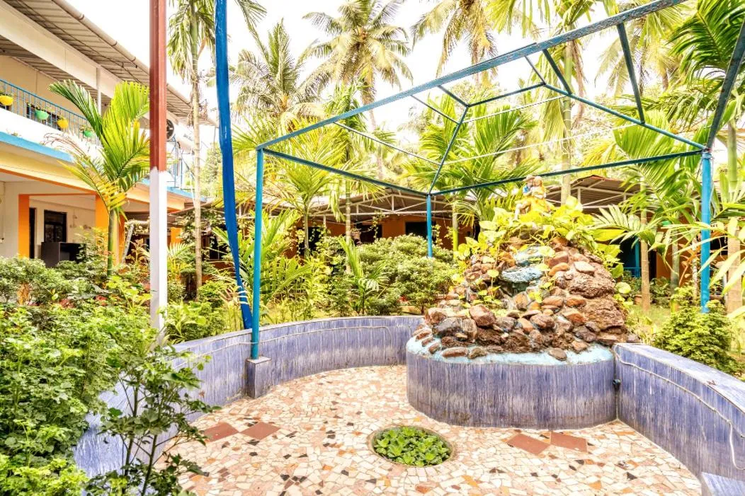 Casanova by the Sea - Just a walk away to Canacona Beach