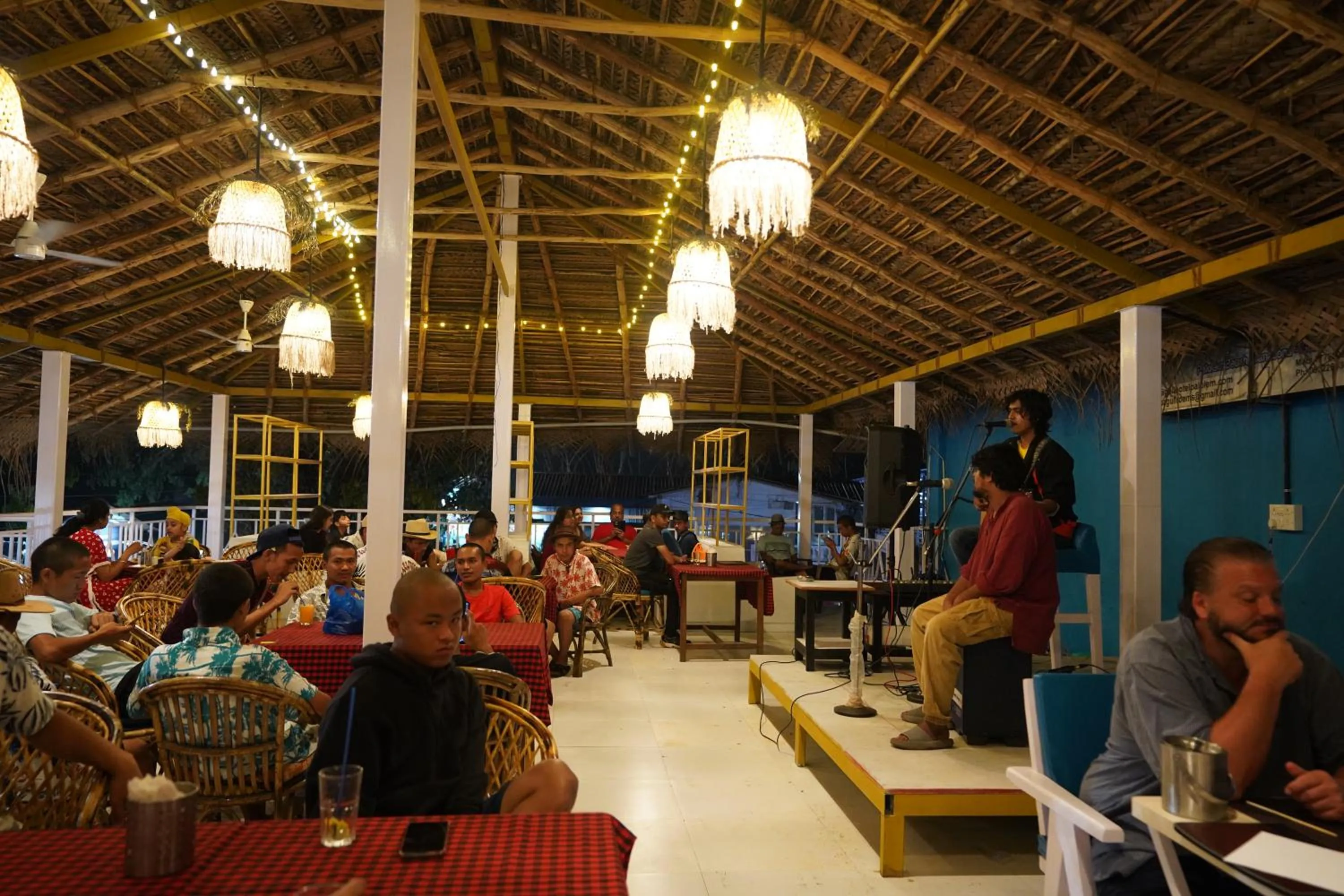 Restaurant/places to eat in Casanova by the Sea - Just a walk away to Canacona Beach