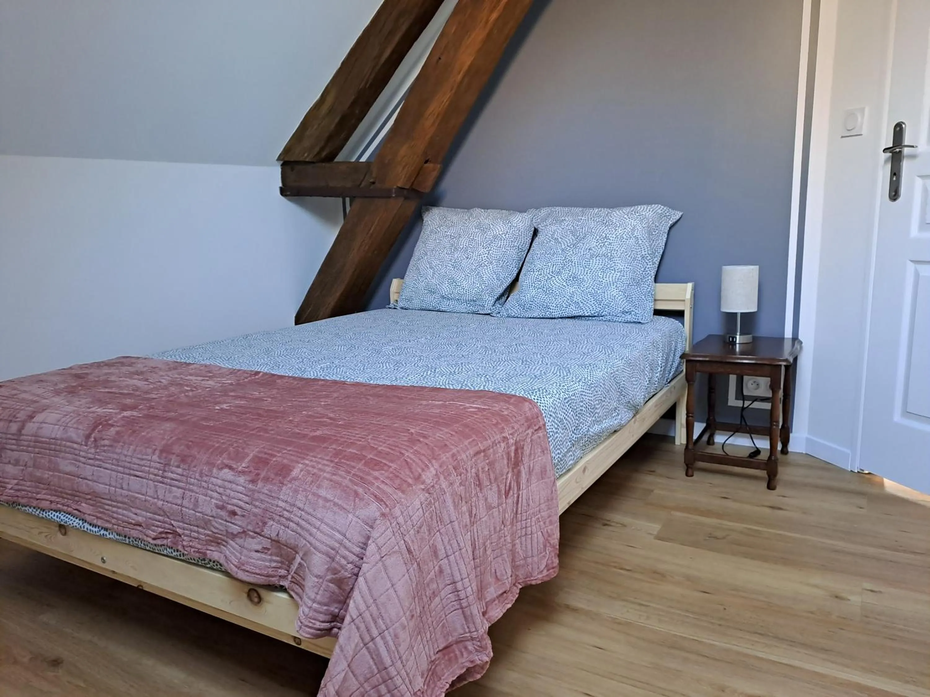 Bed in Kilomètre 99