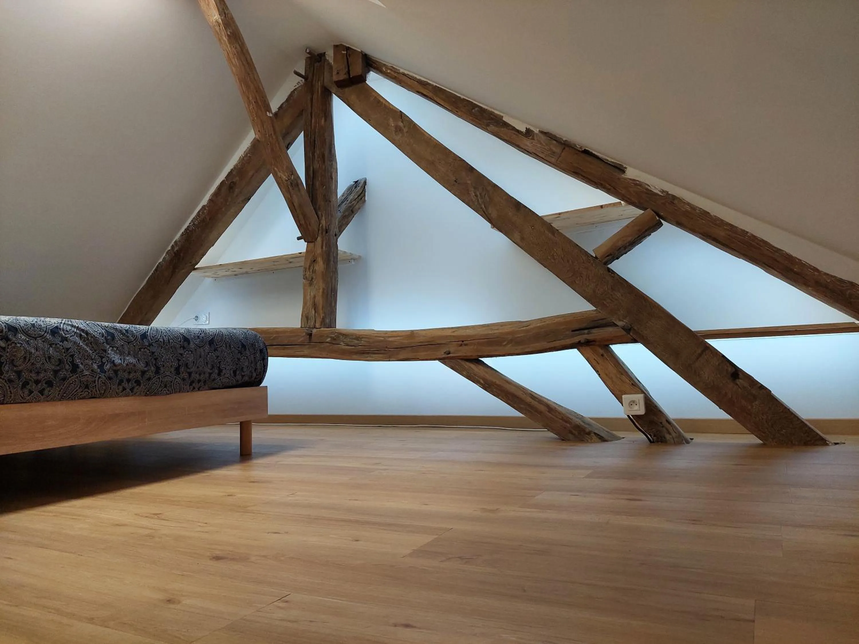 Photo of the whole room in Kilomètre 99