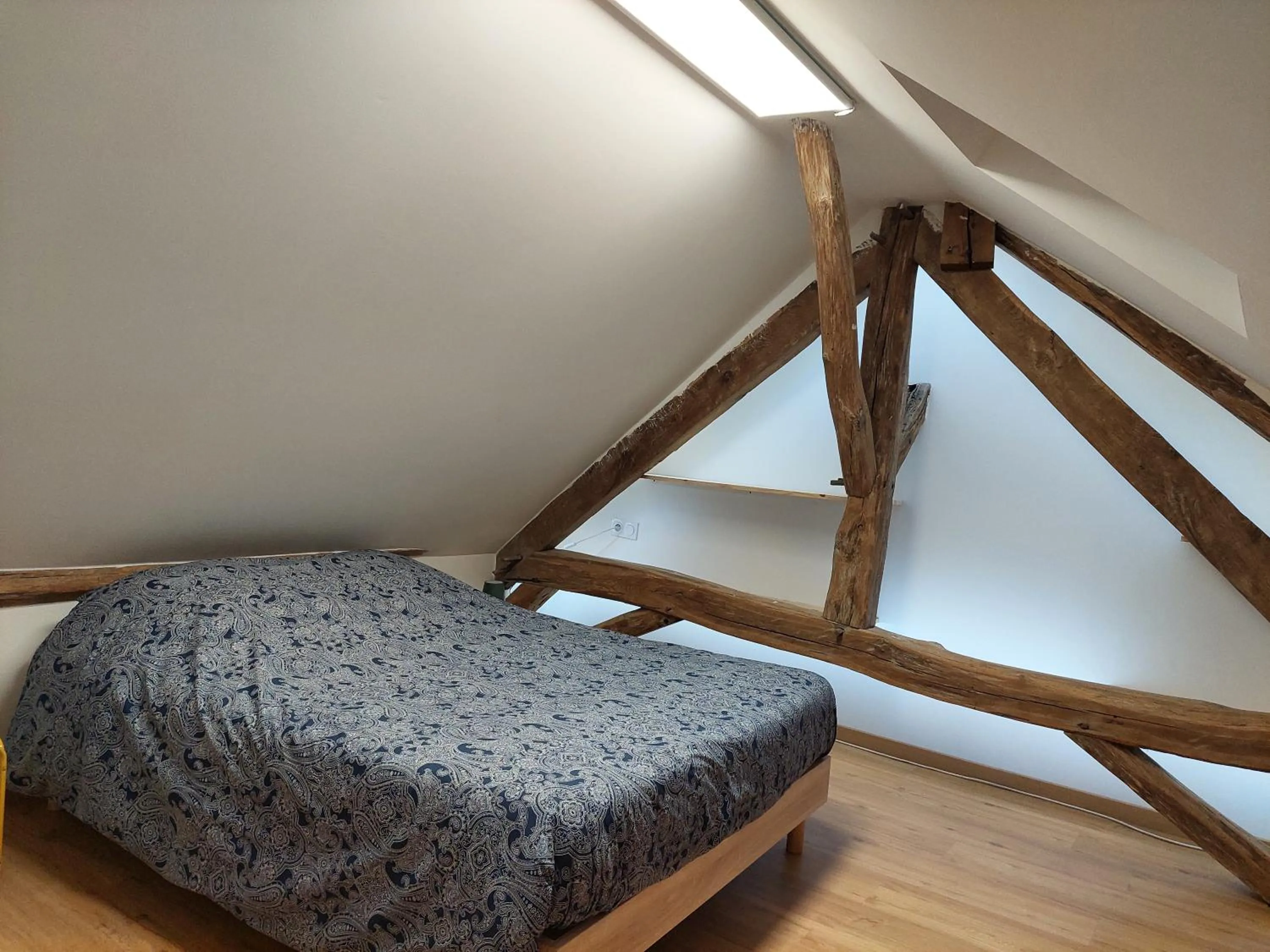 Bed in Kilomètre 99