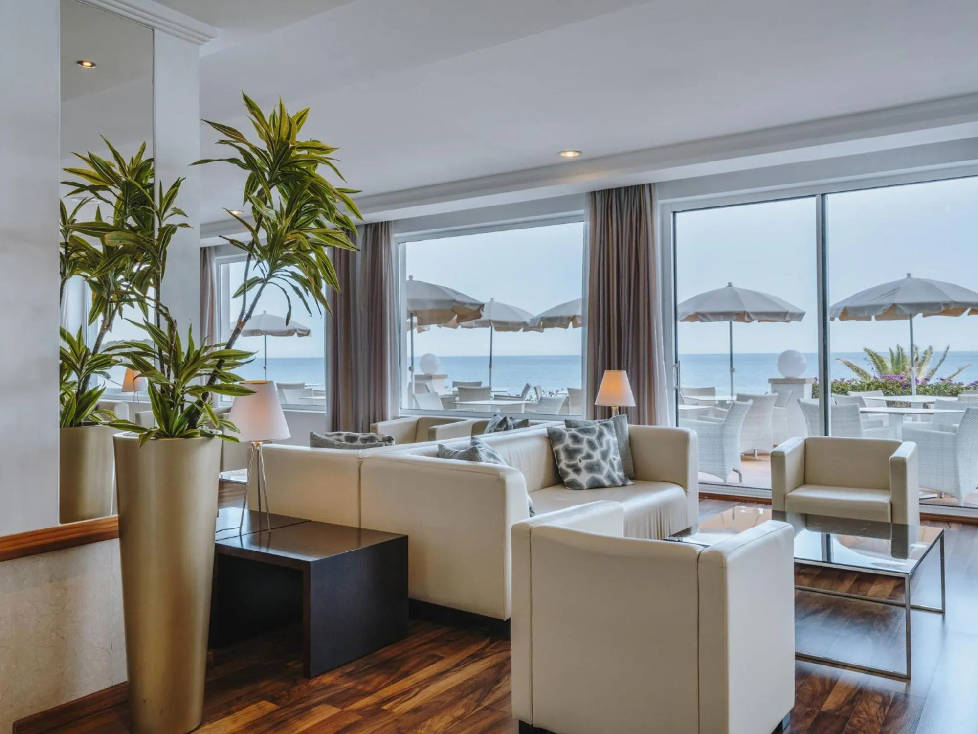 Lounge or bar in Grupotel Aguait Resort & Spa - Adults Only