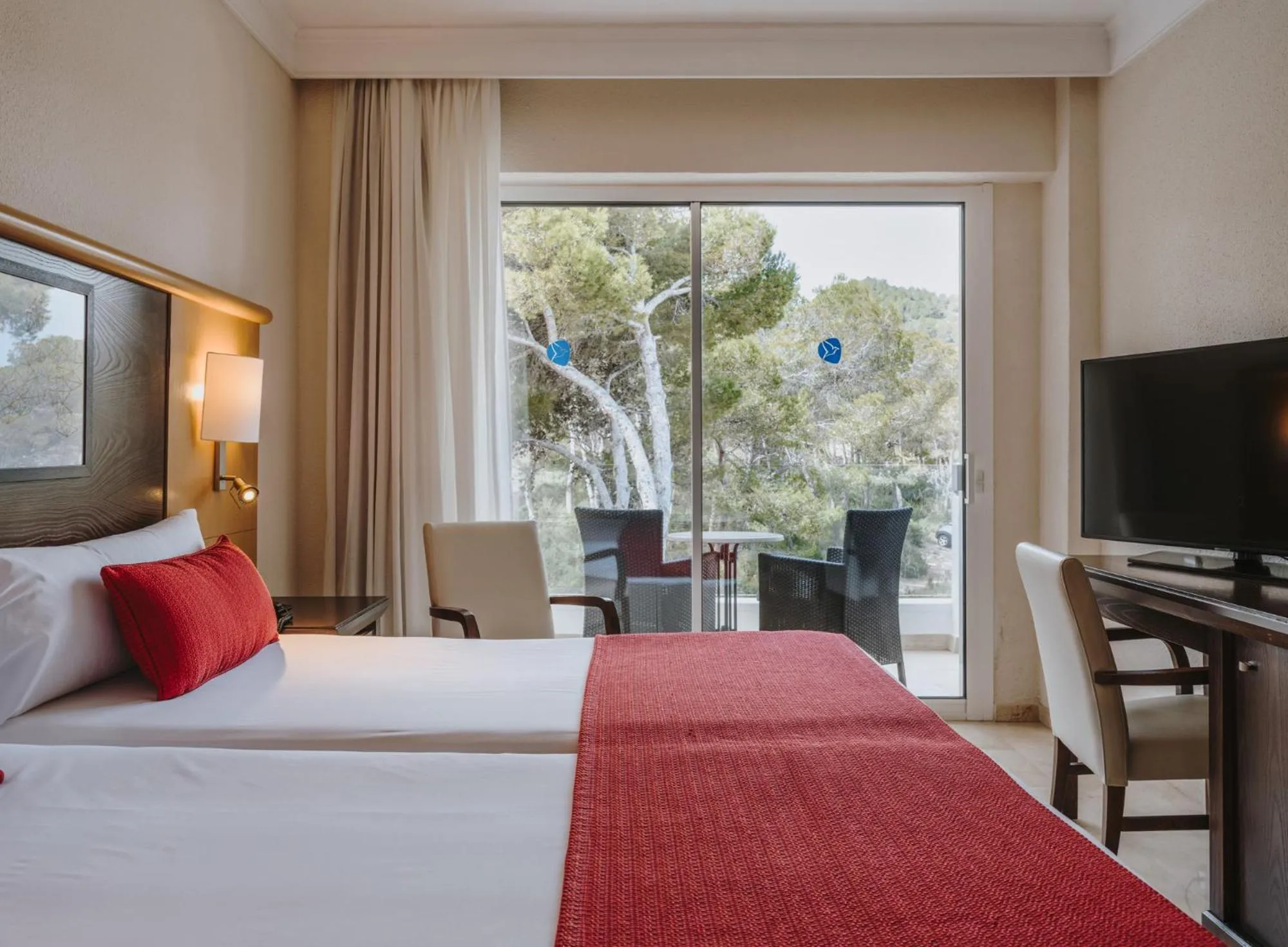 Bedroom, Bed in Grupotel Aguait Resort & Spa - Adults Only