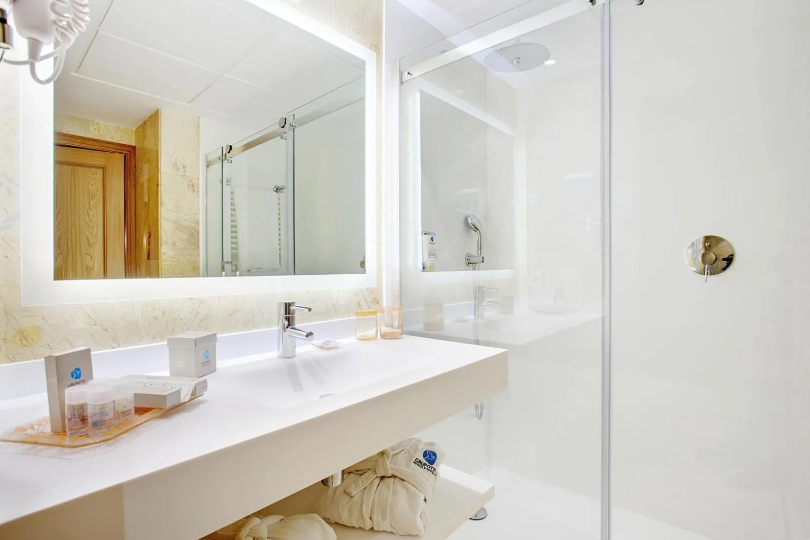 Bathroom in Grupotel Parc Natural & Spa