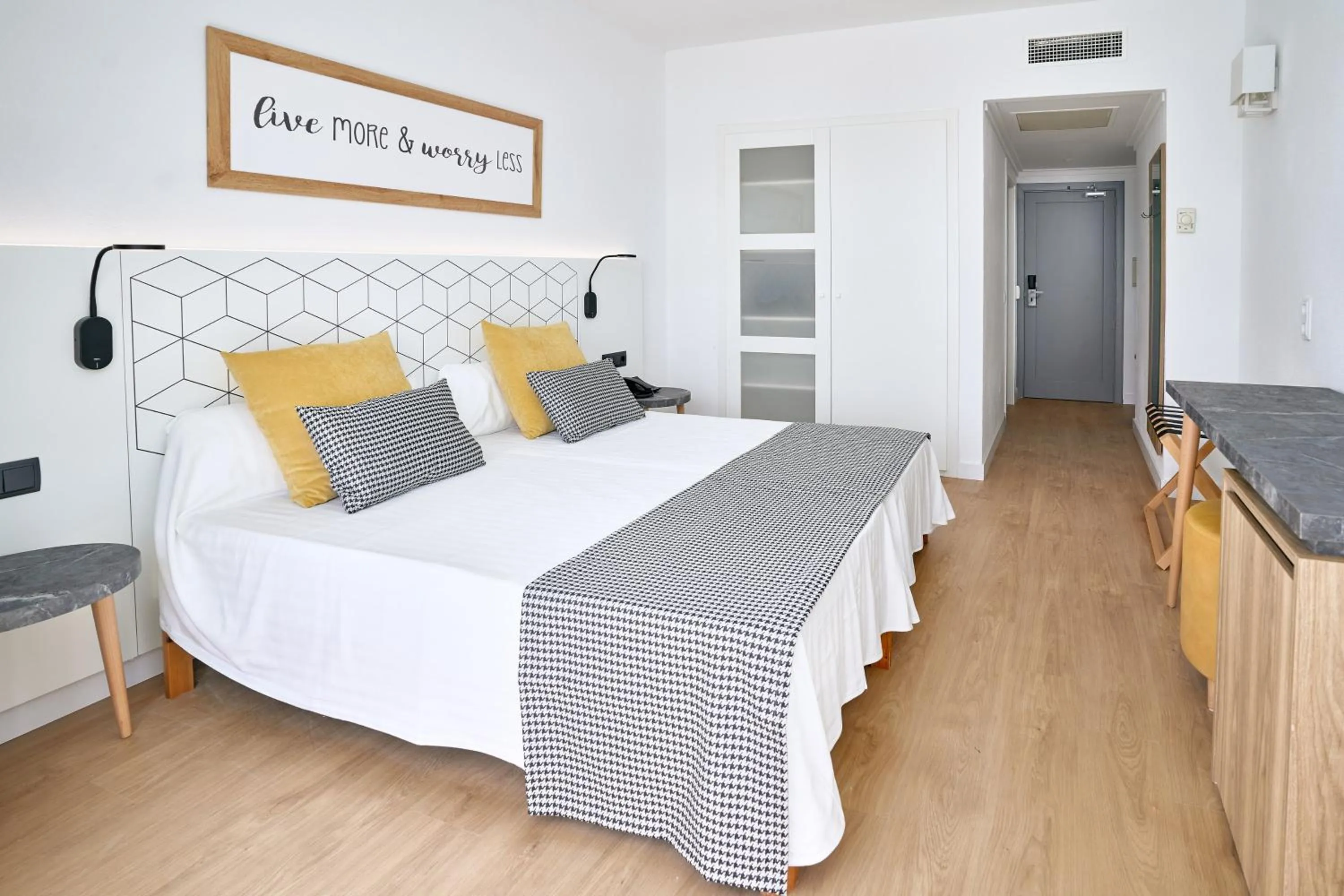 Bed in Flamboyan Caribe Hotel & Spa