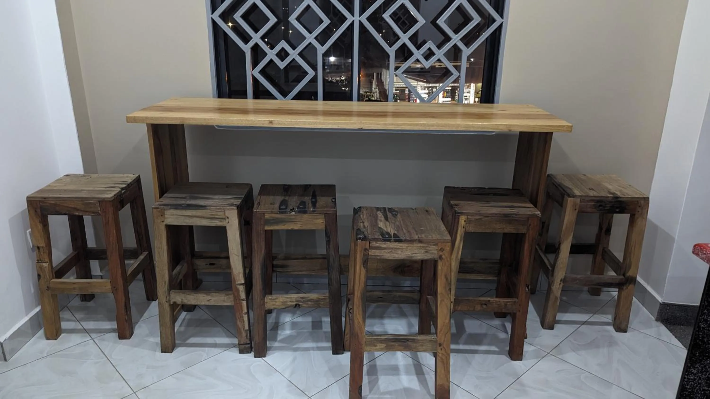 Restaurant/places to eat in Mufasa city Hostel and Apartments