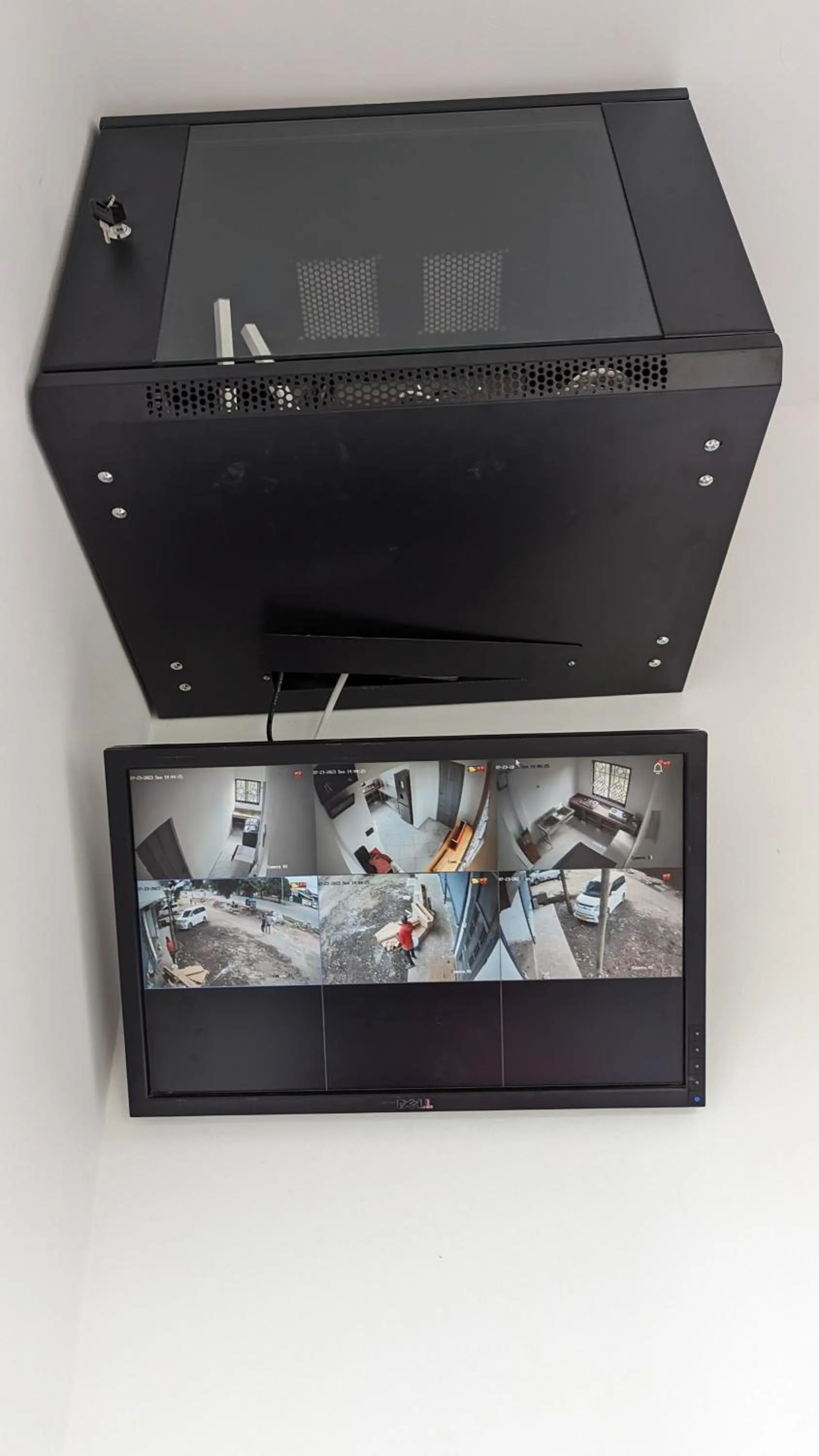 TV and multimedia in Mufasa city Hostel and Apartments