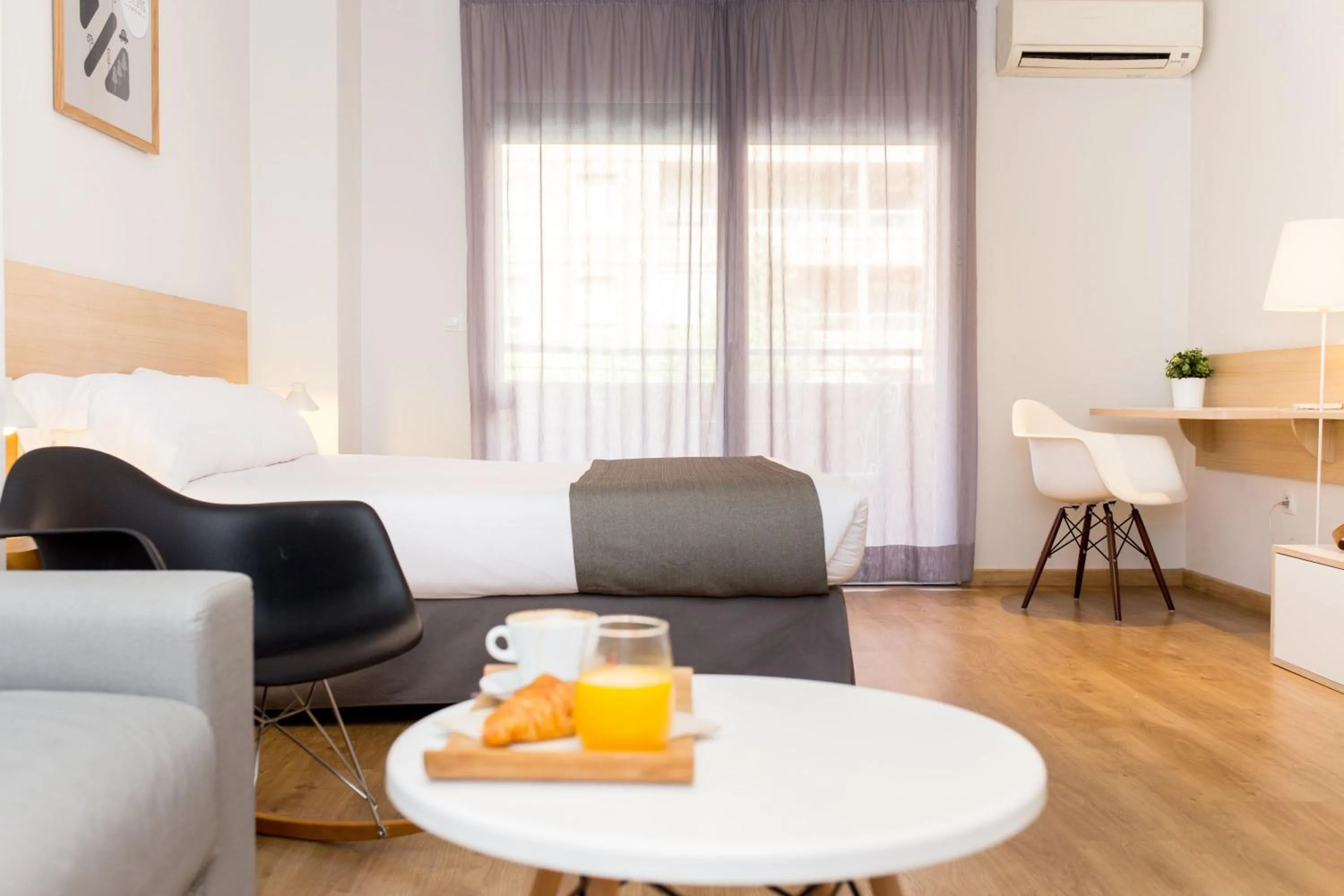 Bedroom in Rooms Ciencias