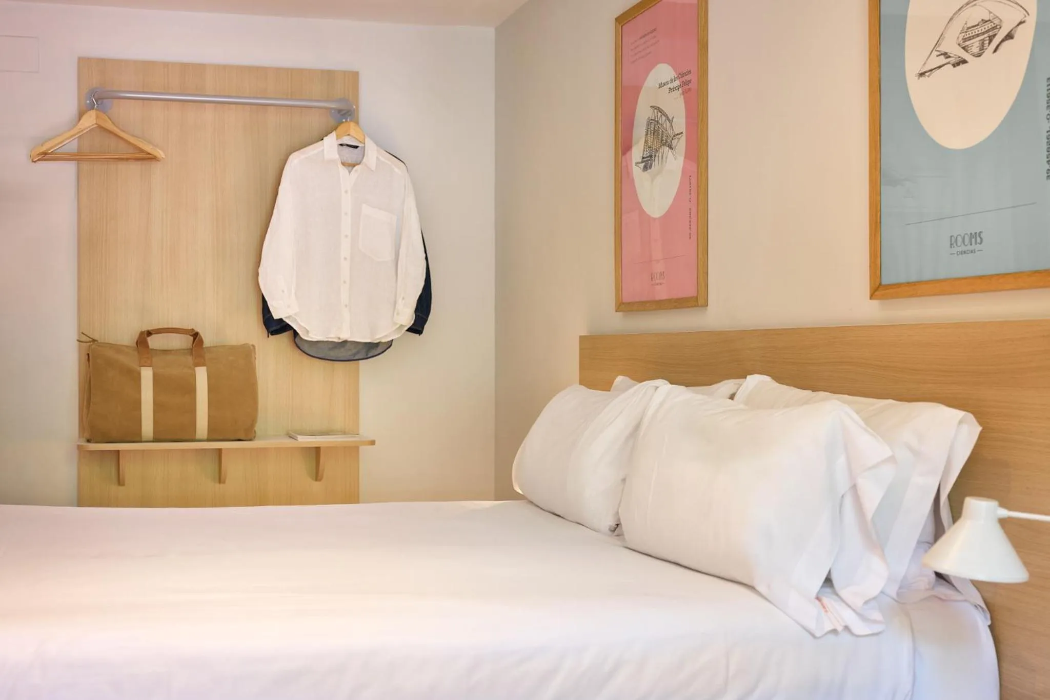 Bedroom, Bed in Rooms Ciencias